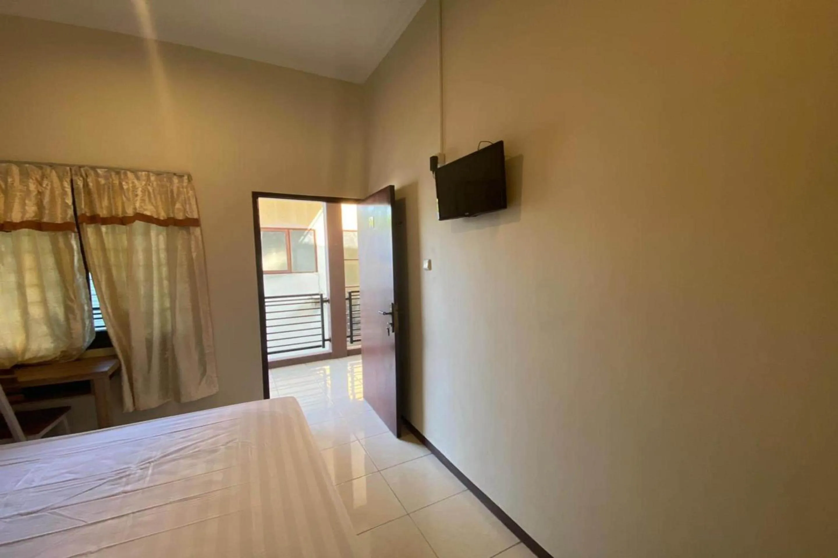 Bedroom, Bed in Hotel O Sweet Home Residence Simpang Lima