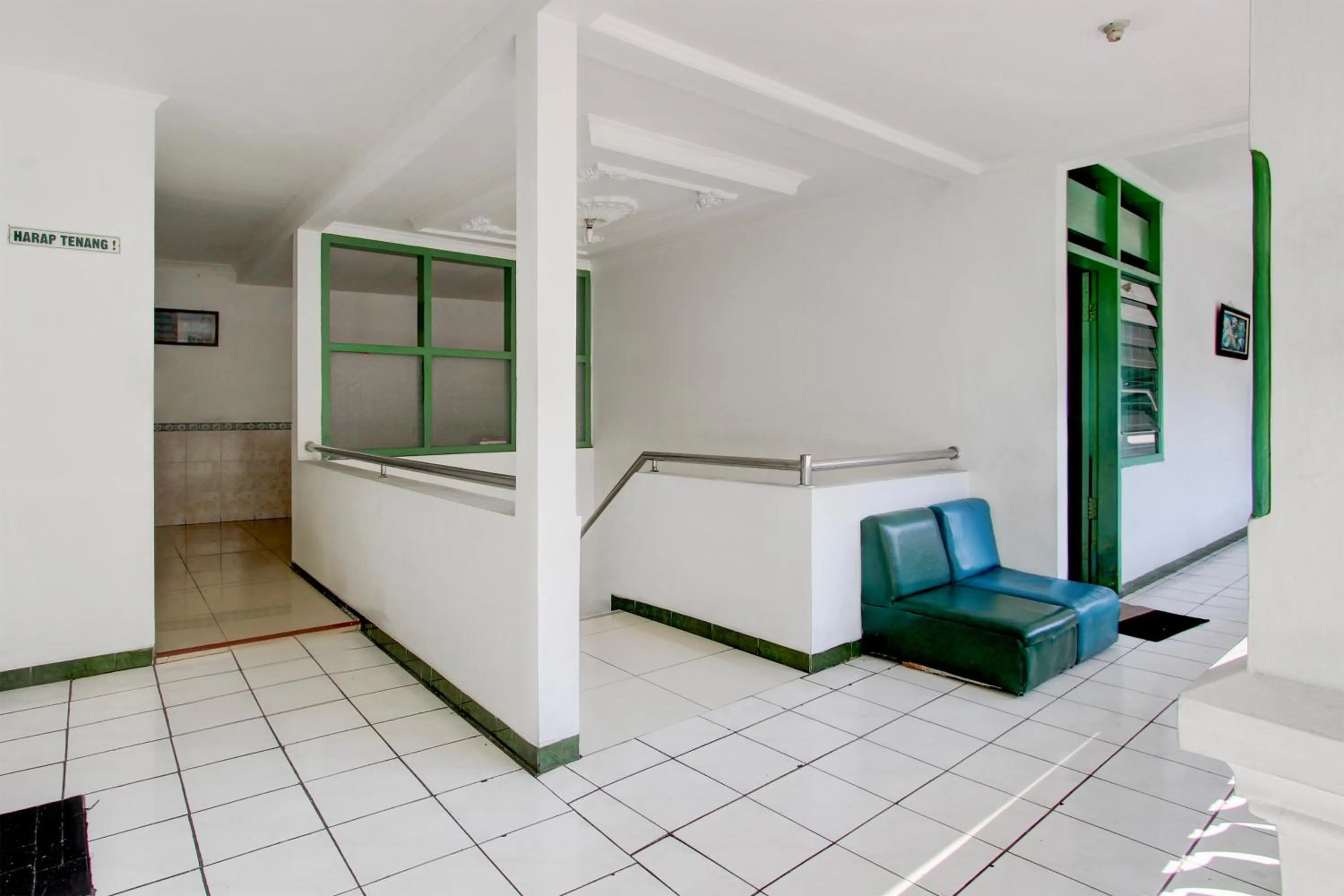 Lobby or reception, Bed in Hotel O Gurita