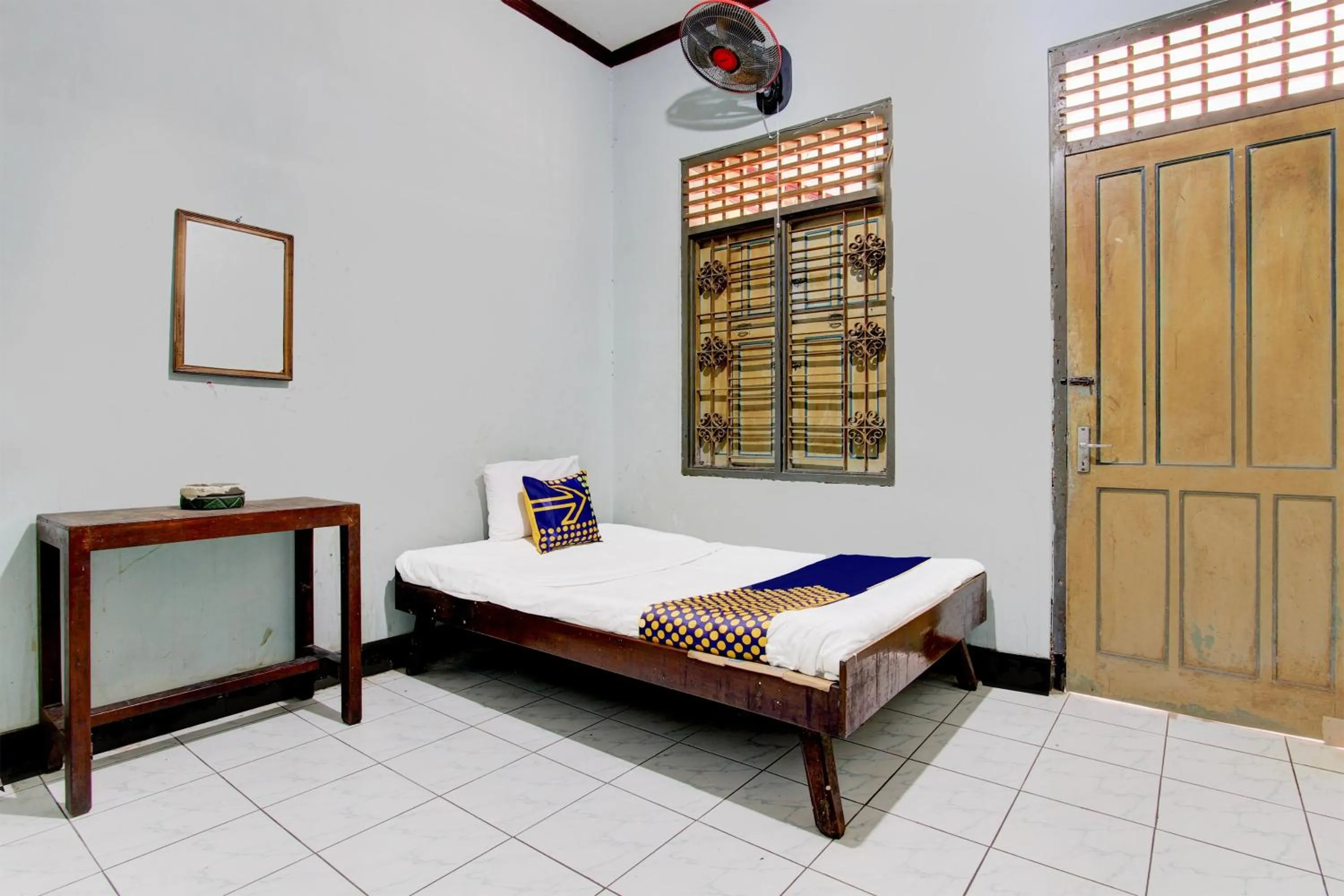 Bedroom, Bed in Hotel O Agung