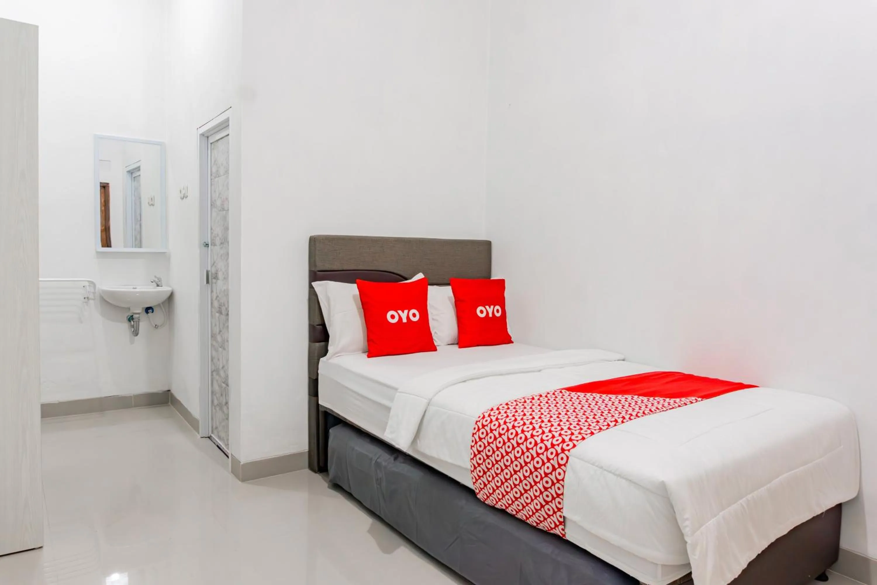 Bedroom in Hotel O Penginapan Kertajaya Syariah