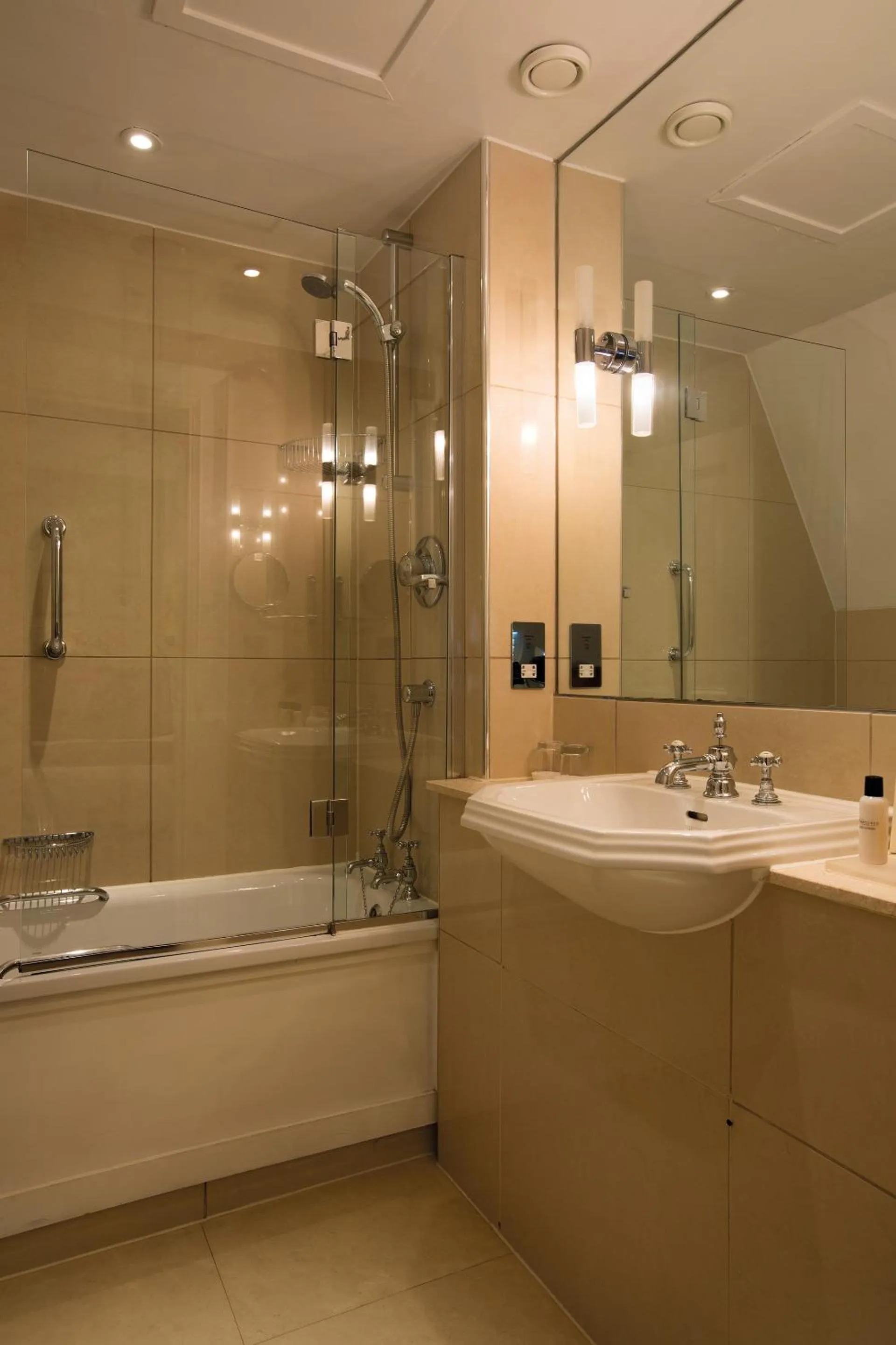 Shower in Ettington Park Hotel, Stratford-upon-Avon