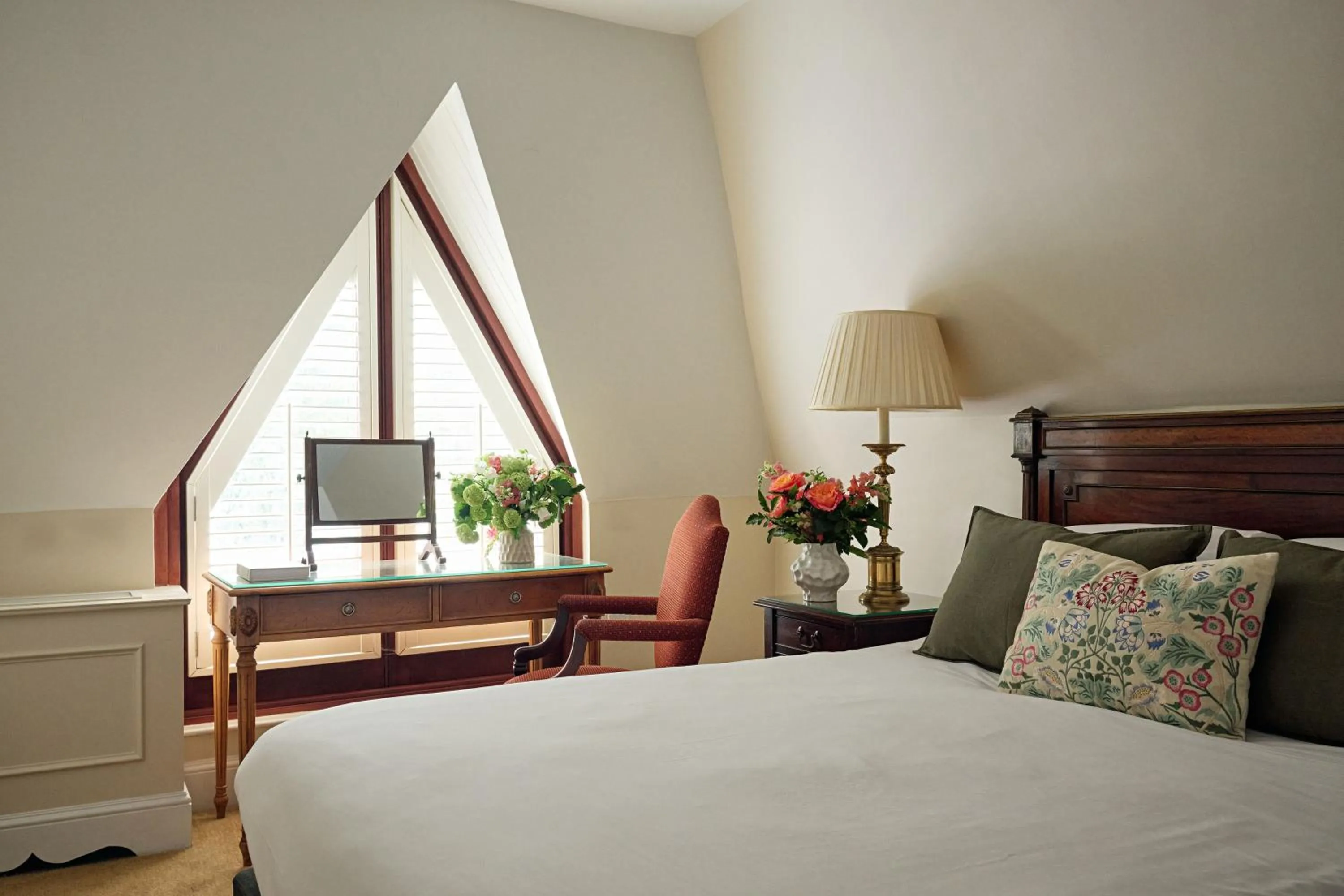 Bedroom, Bed in Ettington Park Hotel, Stratford-upon-Avon