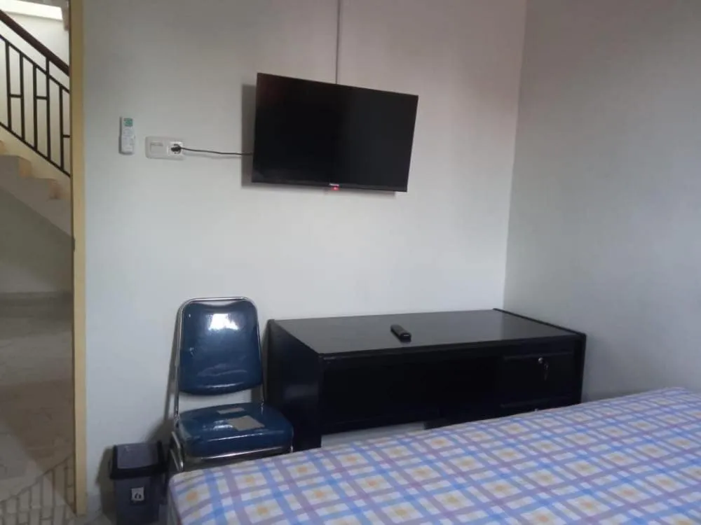 Standard Double Room in Hotel O Ratha Guest House Syariah
