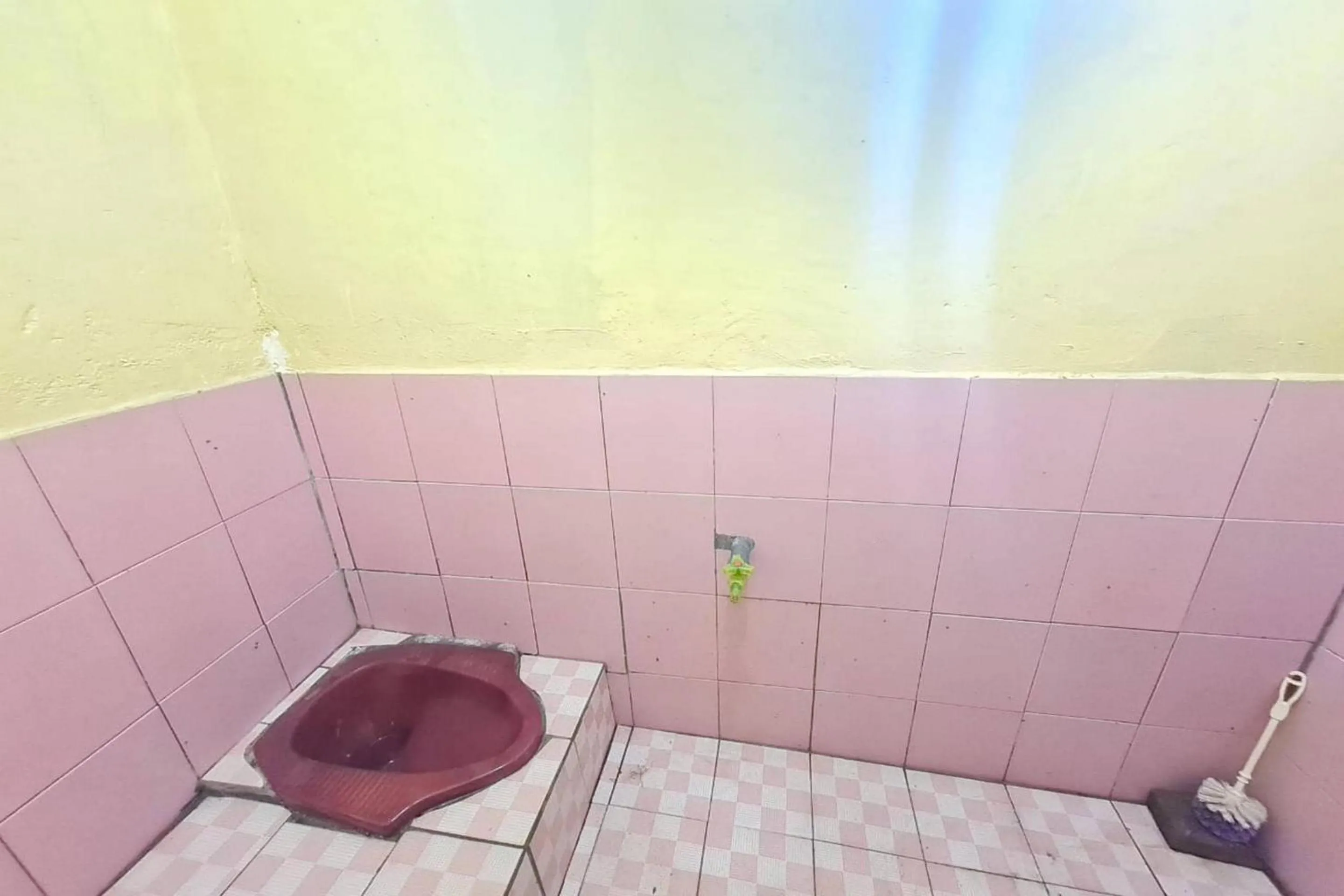 Bathroom in Hotel O Pondok An Syariah