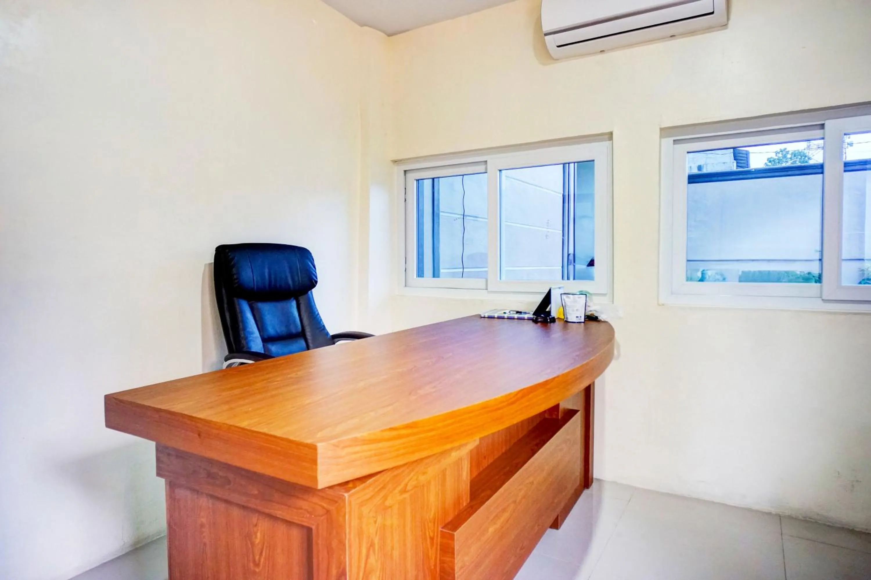 Lobby or reception in Hotel O P&g Guest House