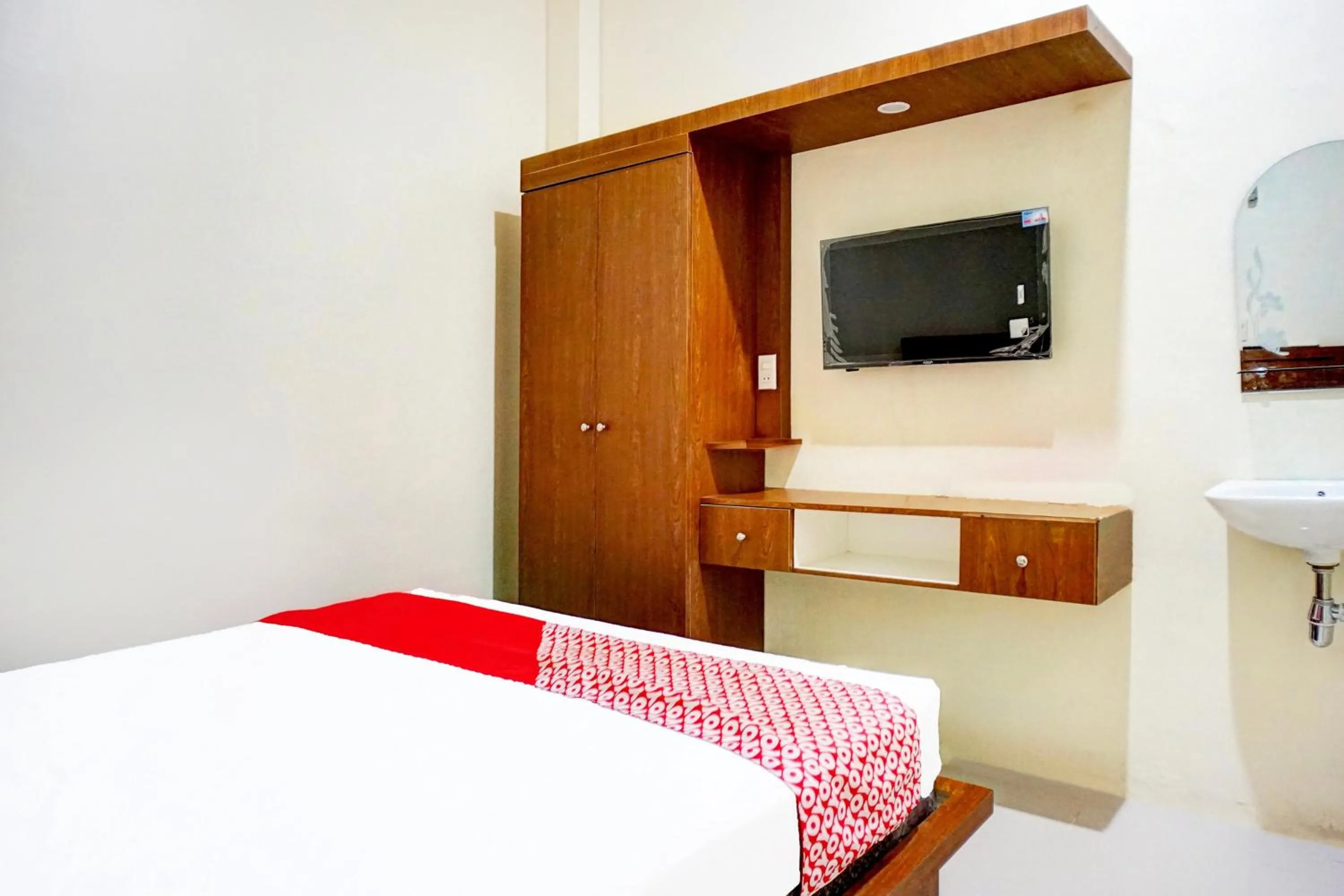 Bedroom, Bed in Hotel O P&g Guest House