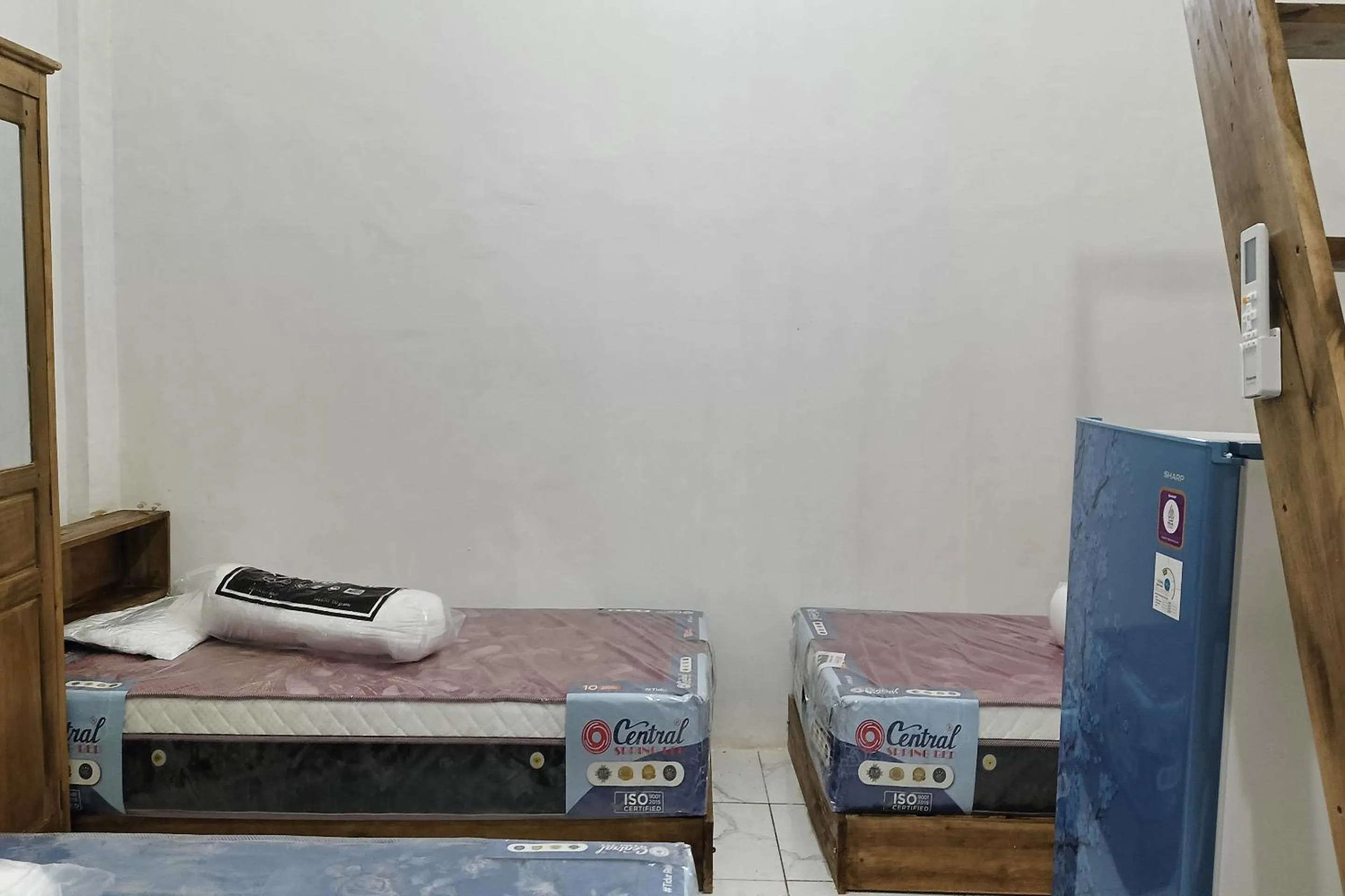 Bedroom, Bed in Hotel O Melros Place Homestay