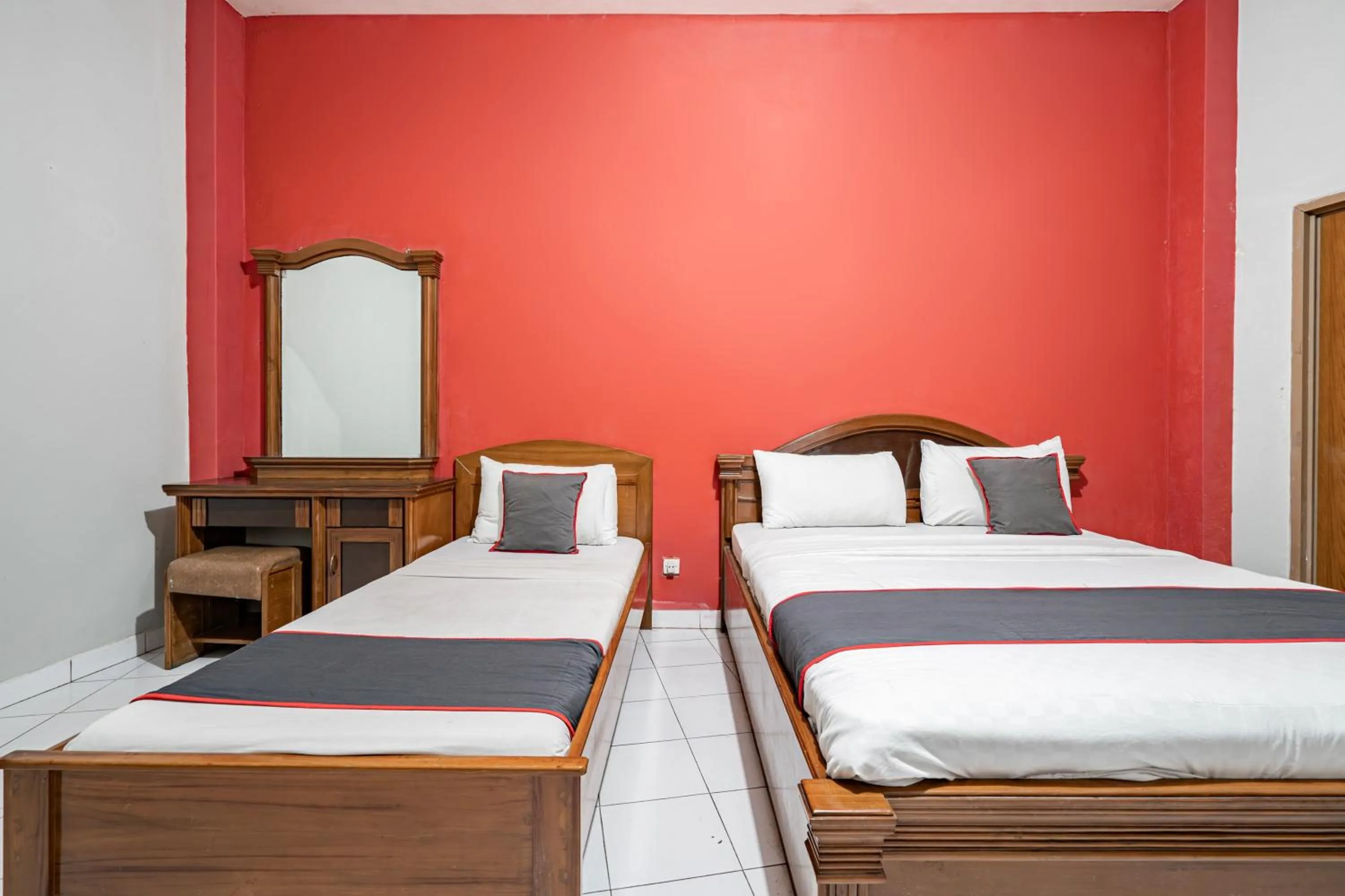 Bedroom, Bed in Collection O Tasikmalaya Near Stadium Wiradadaha Formerly Hotel Abadi