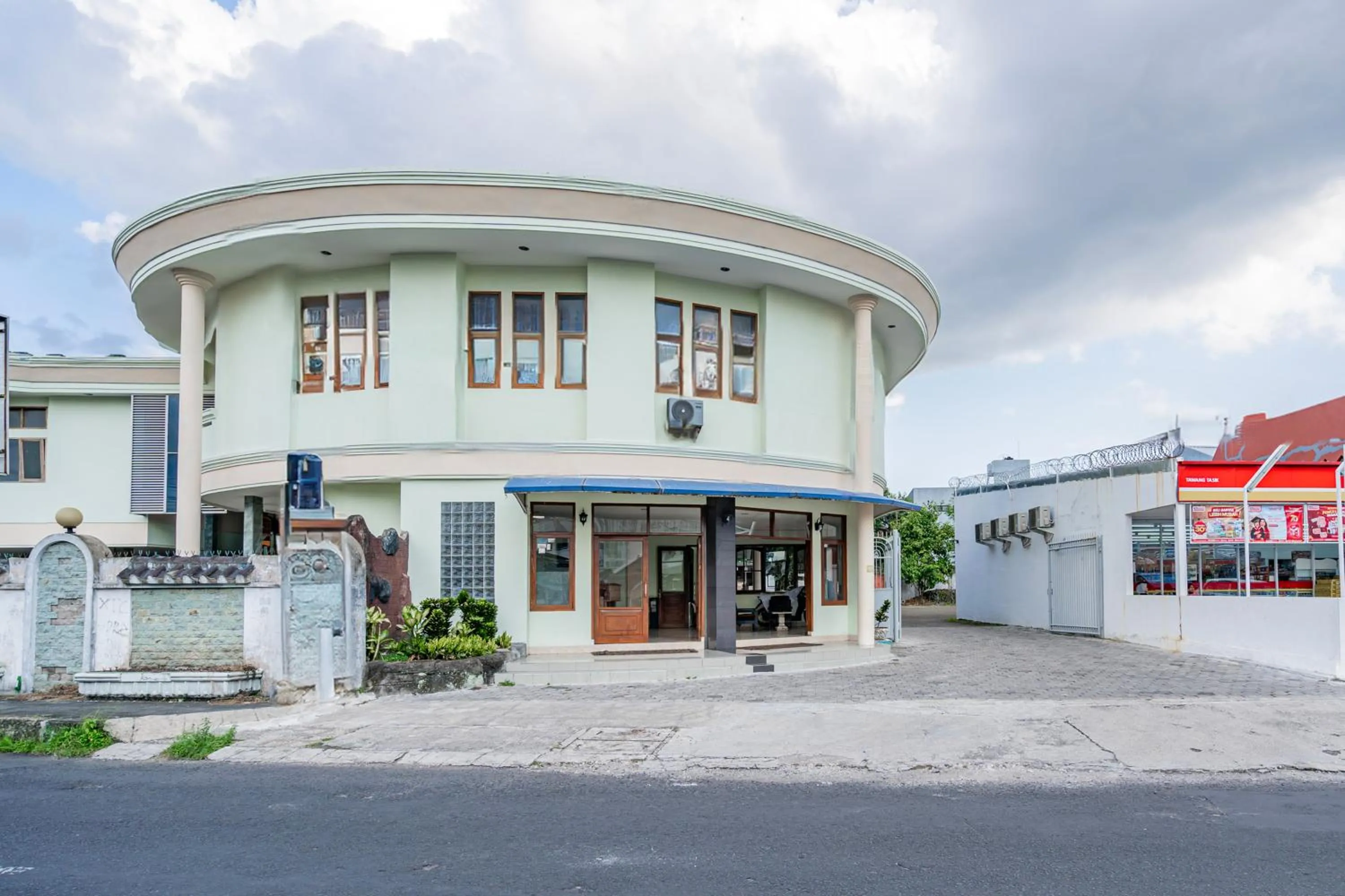 Property building in Collection O Tasikmalaya Near Stadium Wiradadaha Formerly Hotel Abadi