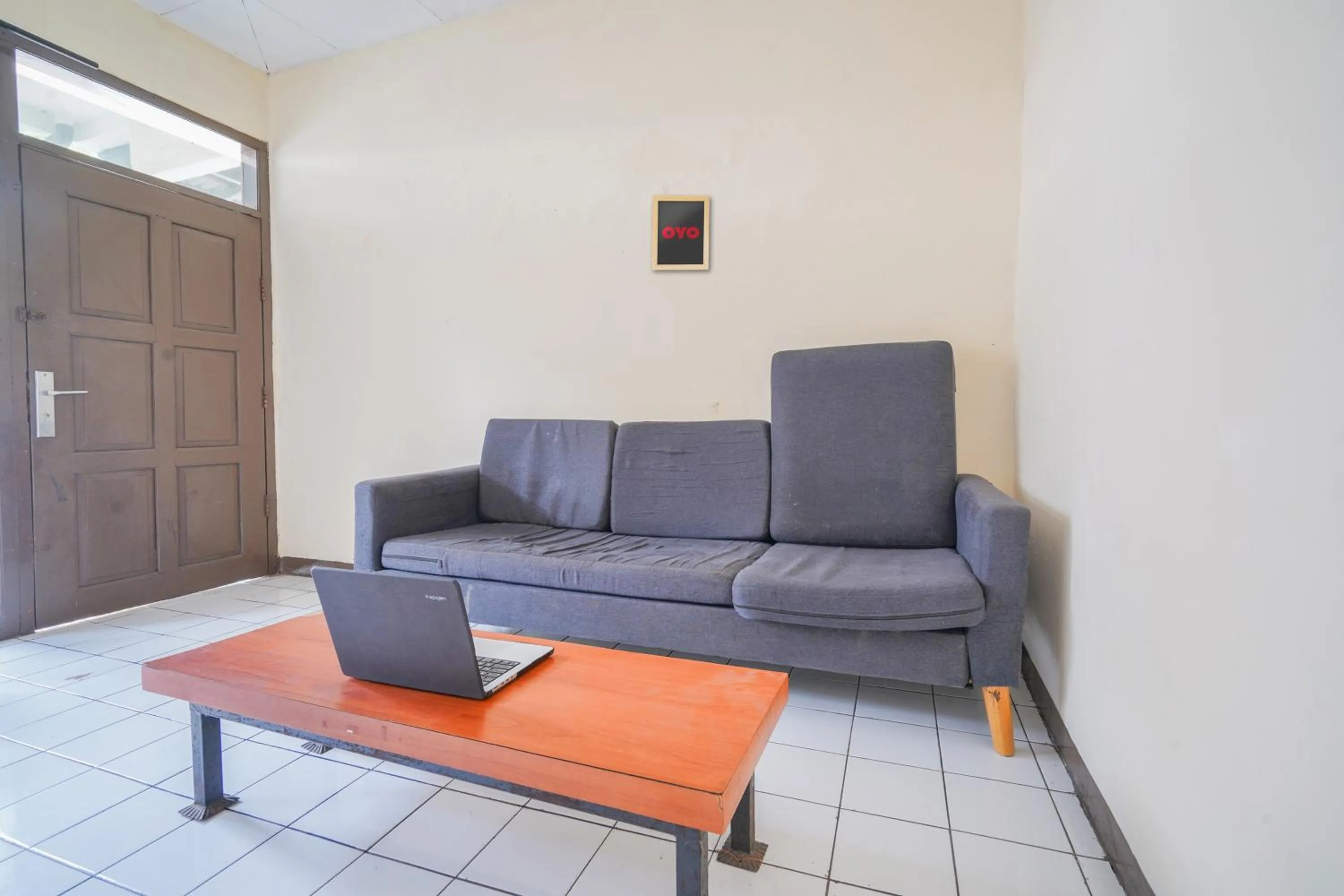 Lobby or reception in OYO 94118 Homestayque Syariah