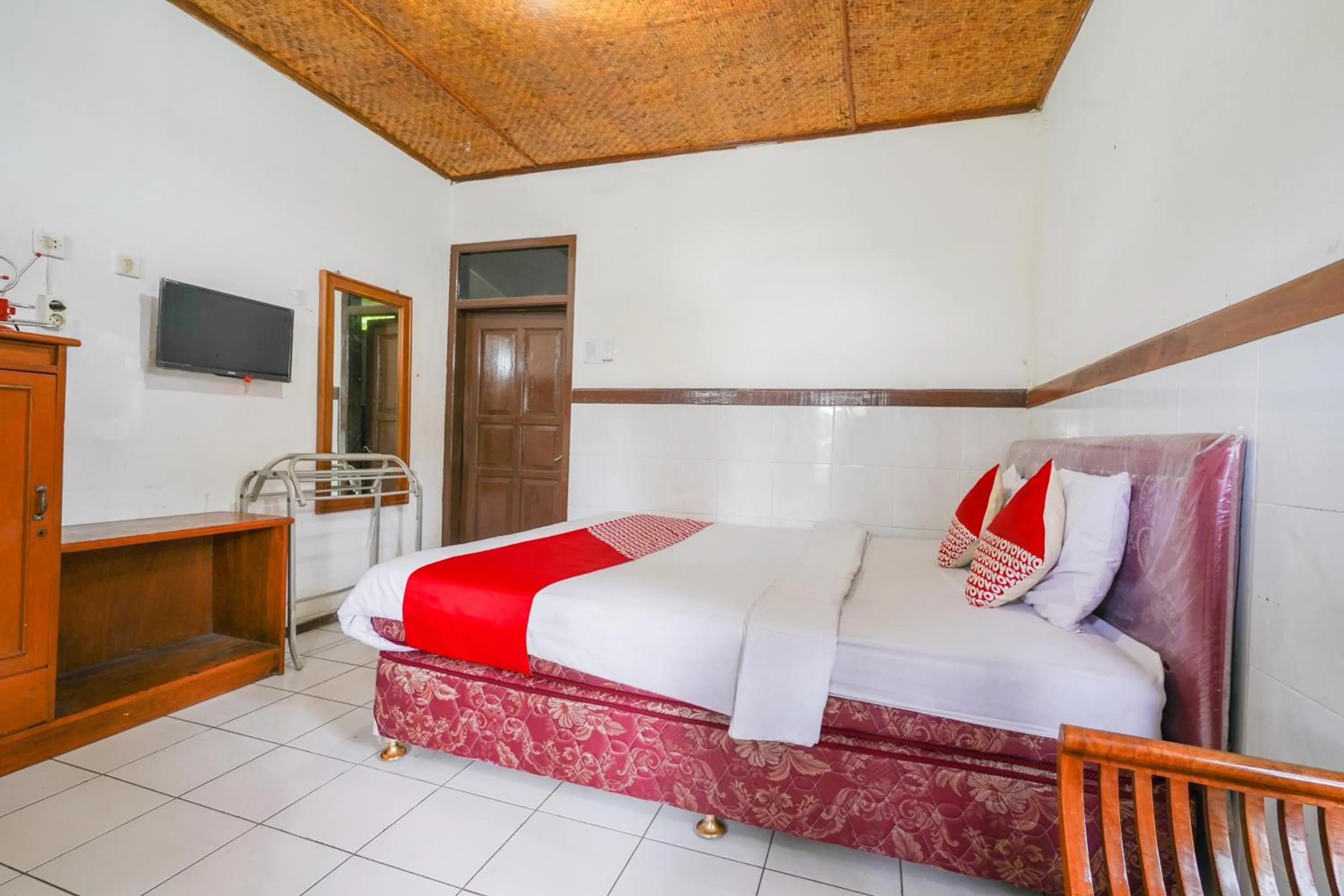 Bedroom, Bed in OYO 94118 Homestayque Syariah