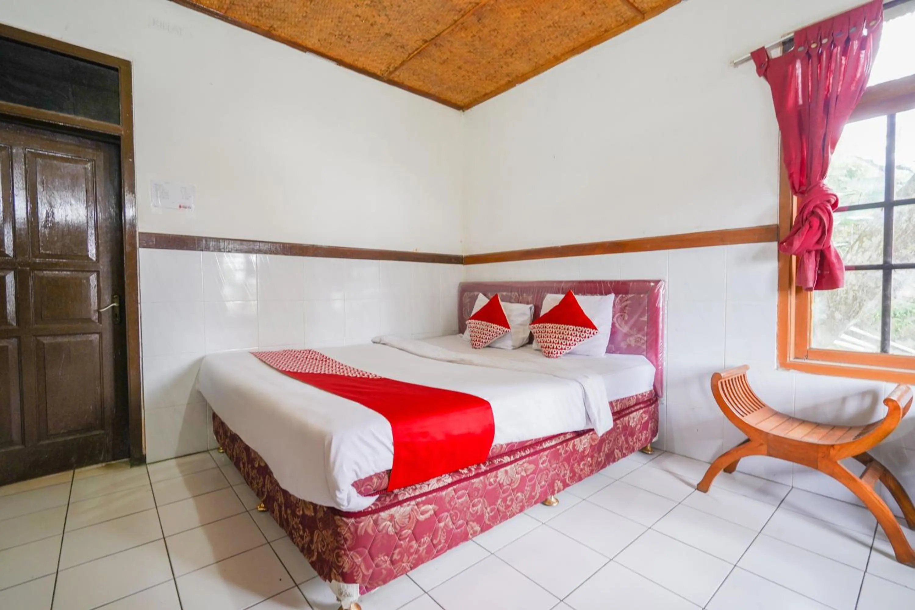 Bedroom, Bed in OYO 94118 Homestayque Syariah