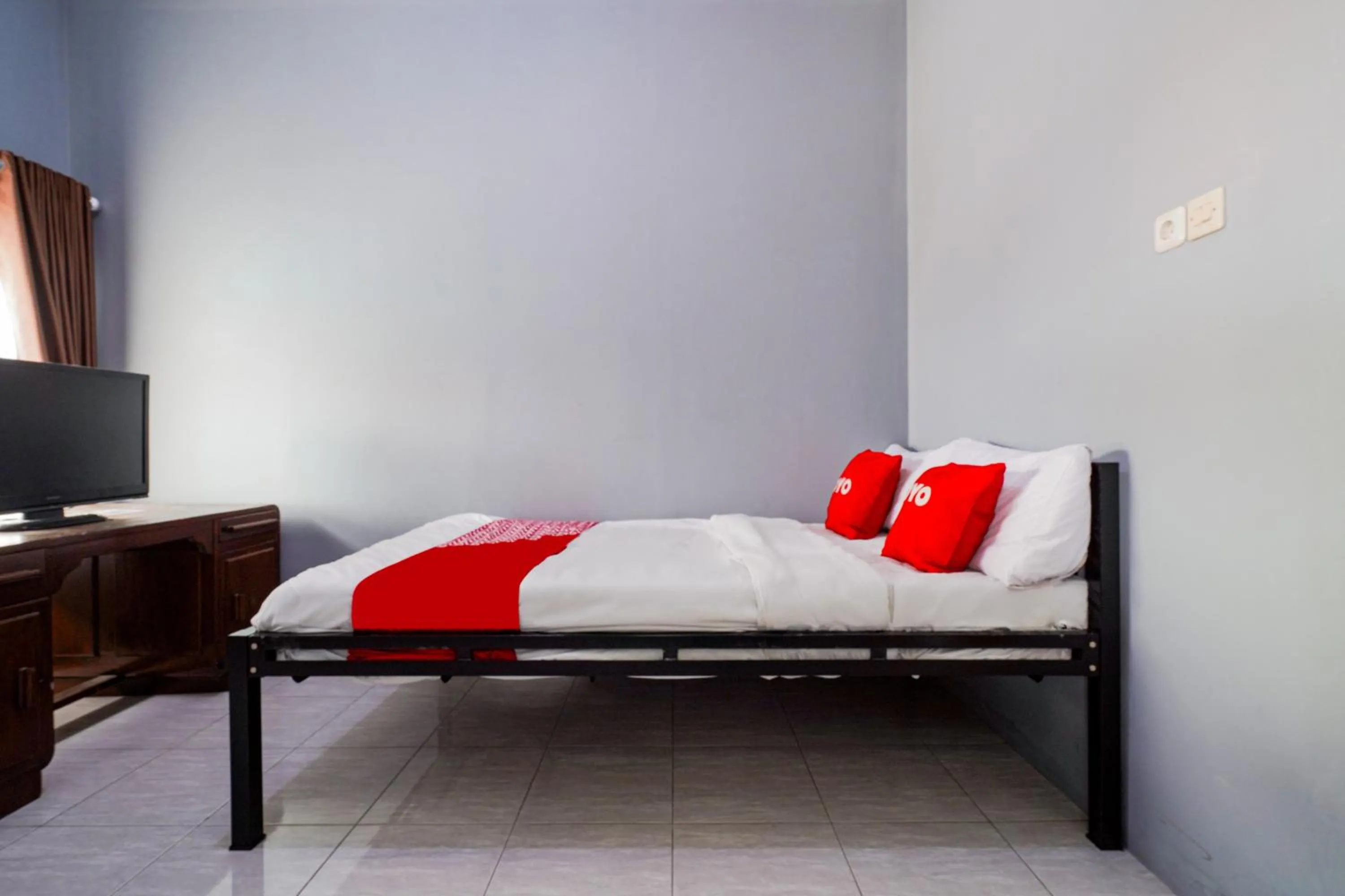 Bedroom, Bed in Hotel O Pdl Guest House Syariah