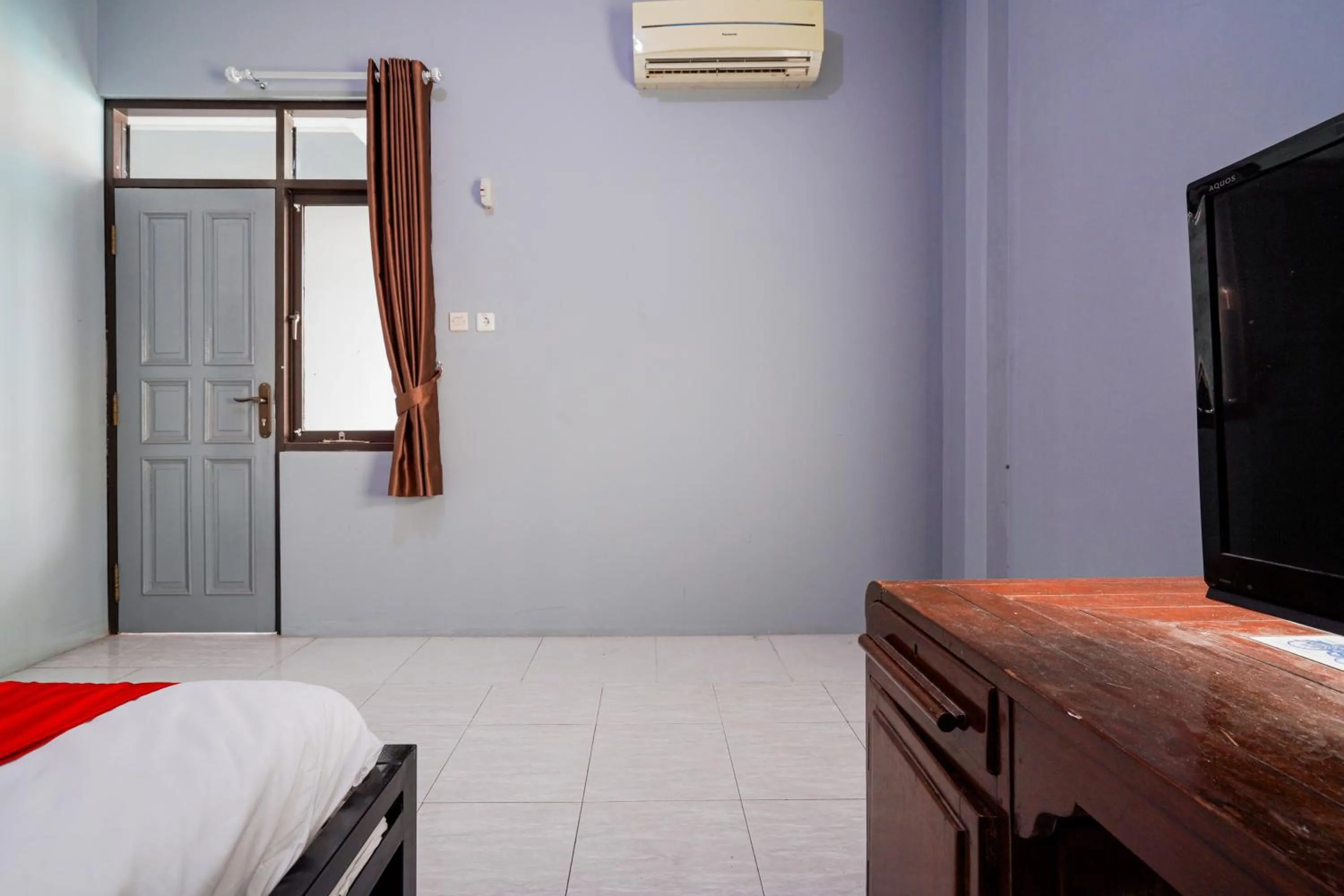 Bedroom, Bed in Hotel O Pdl Guest House Syariah