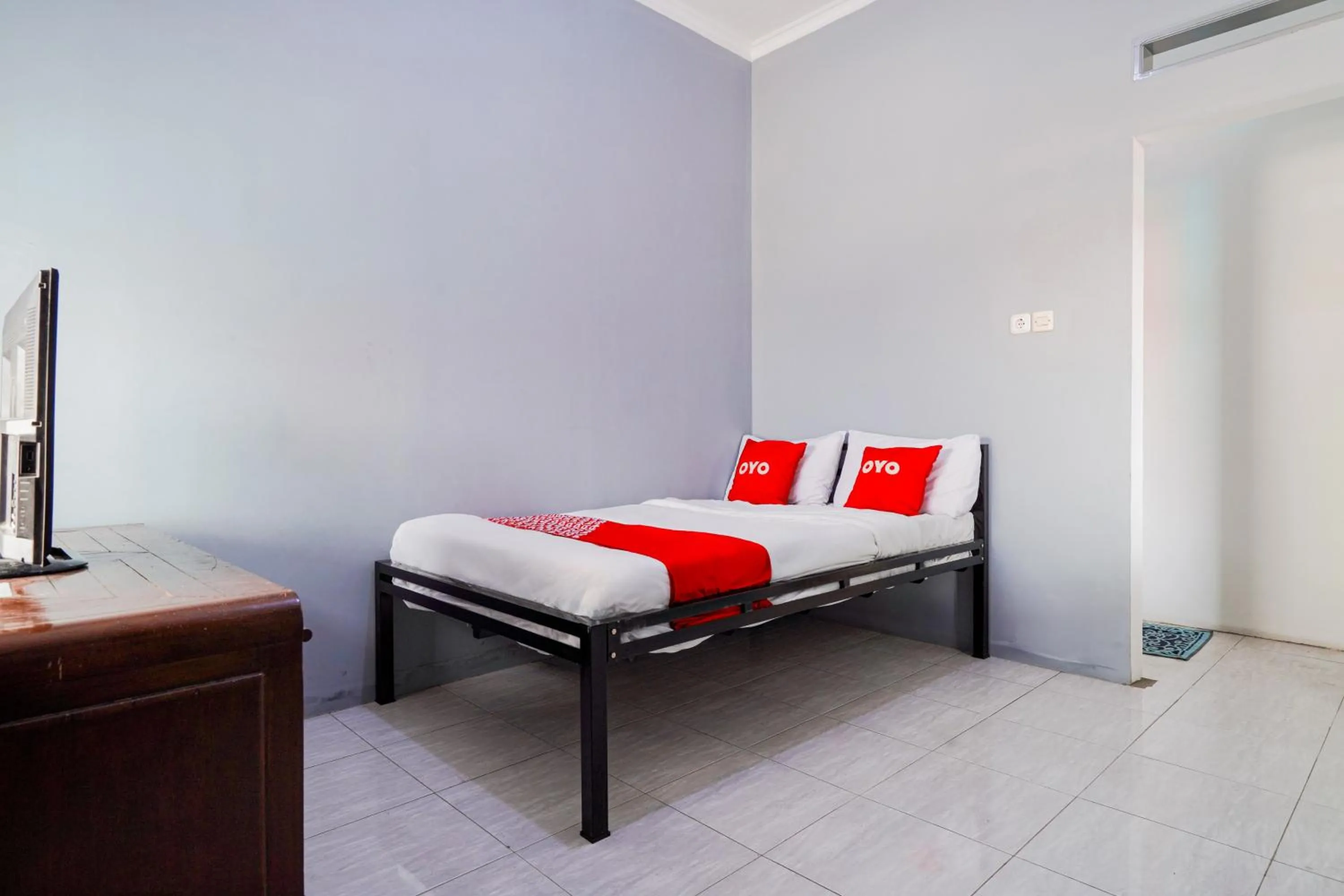 Bedroom, Bed in Hotel O Pdl Guest House Syariah