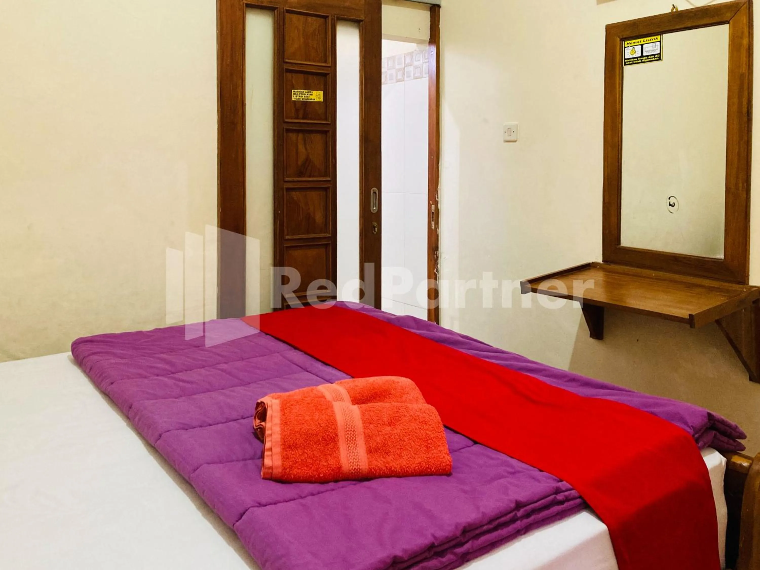 Bedroom, Bed in Sahil inn Syariah Prawirotaman RedPartner