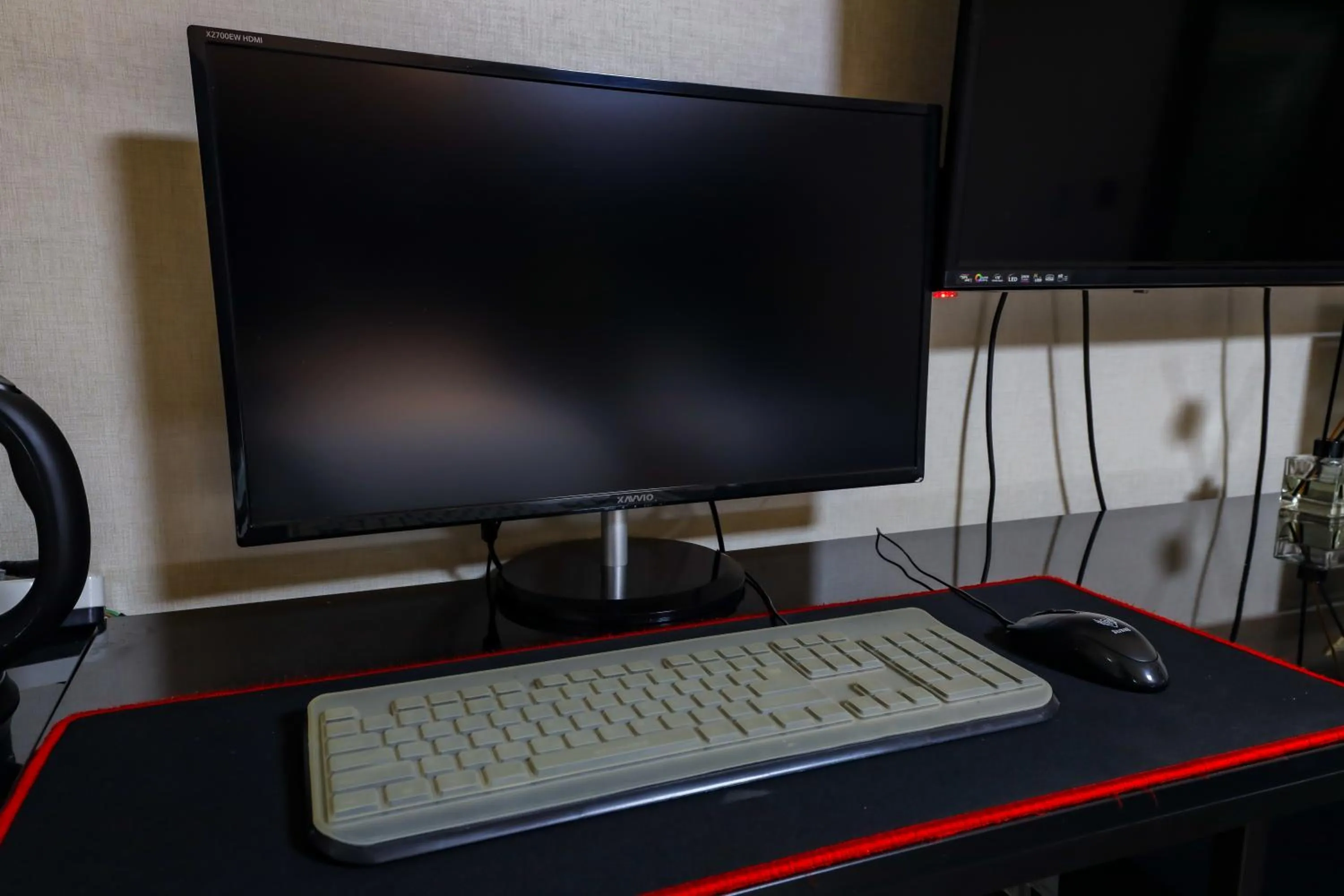 TV and multimedia in FromH J Hotel Osan