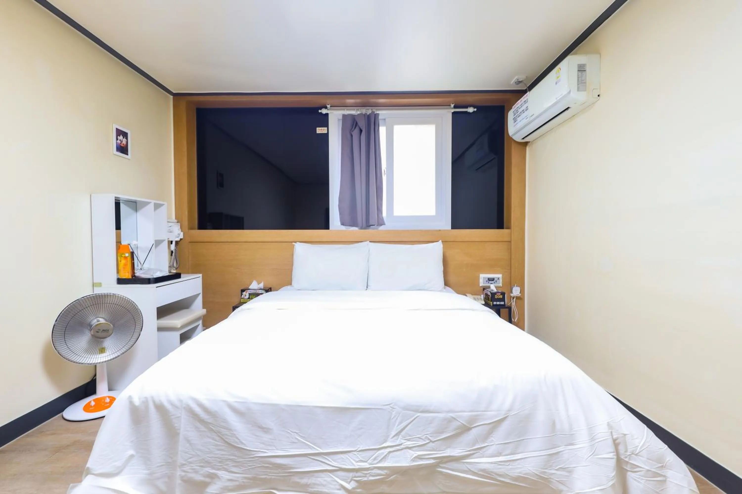 Bed in FromH J Hotel Osan