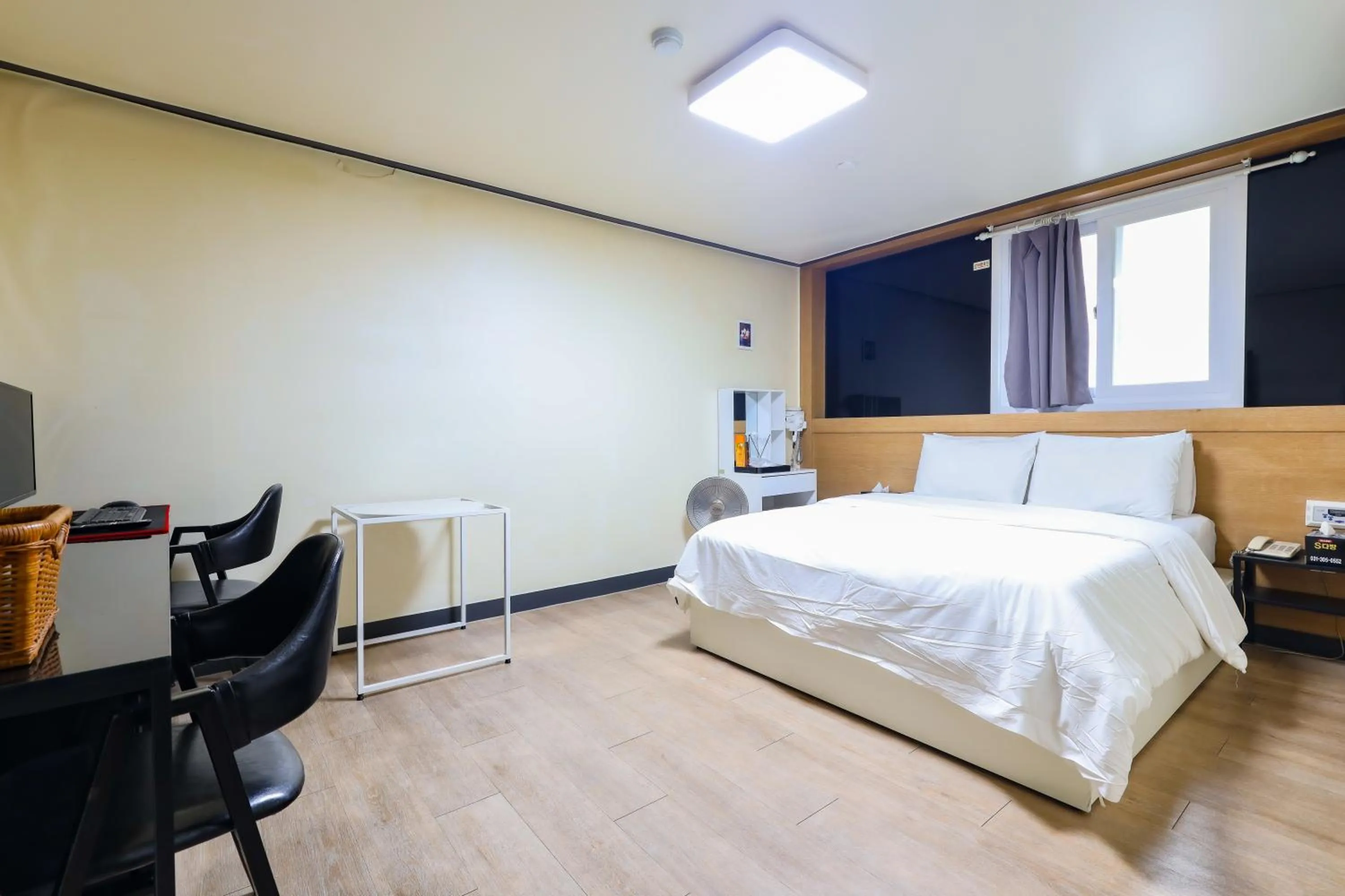 Bed in FromH J Hotel Osan