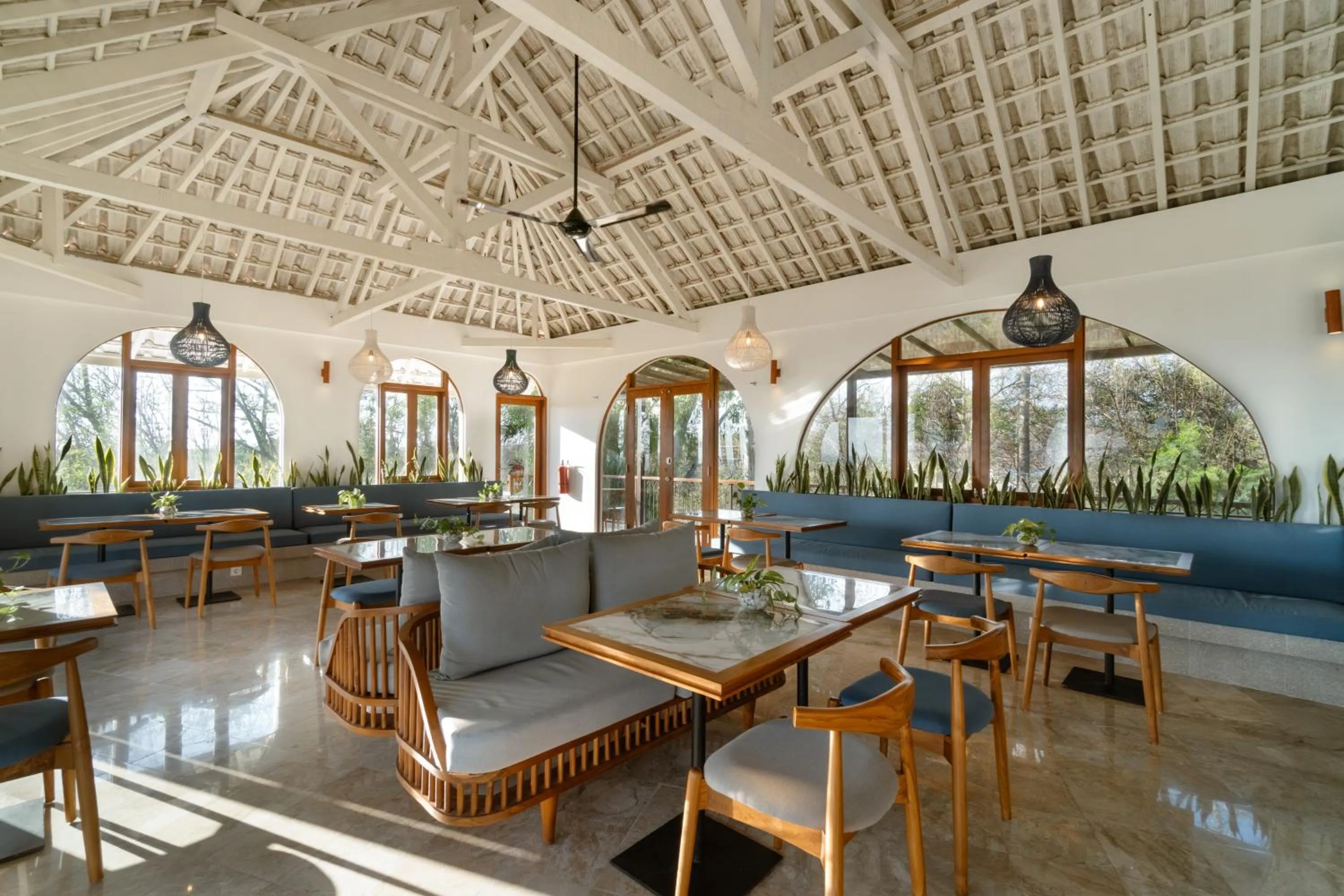 Restaurant/places to eat in Arpana Luxury Private Pool Villas