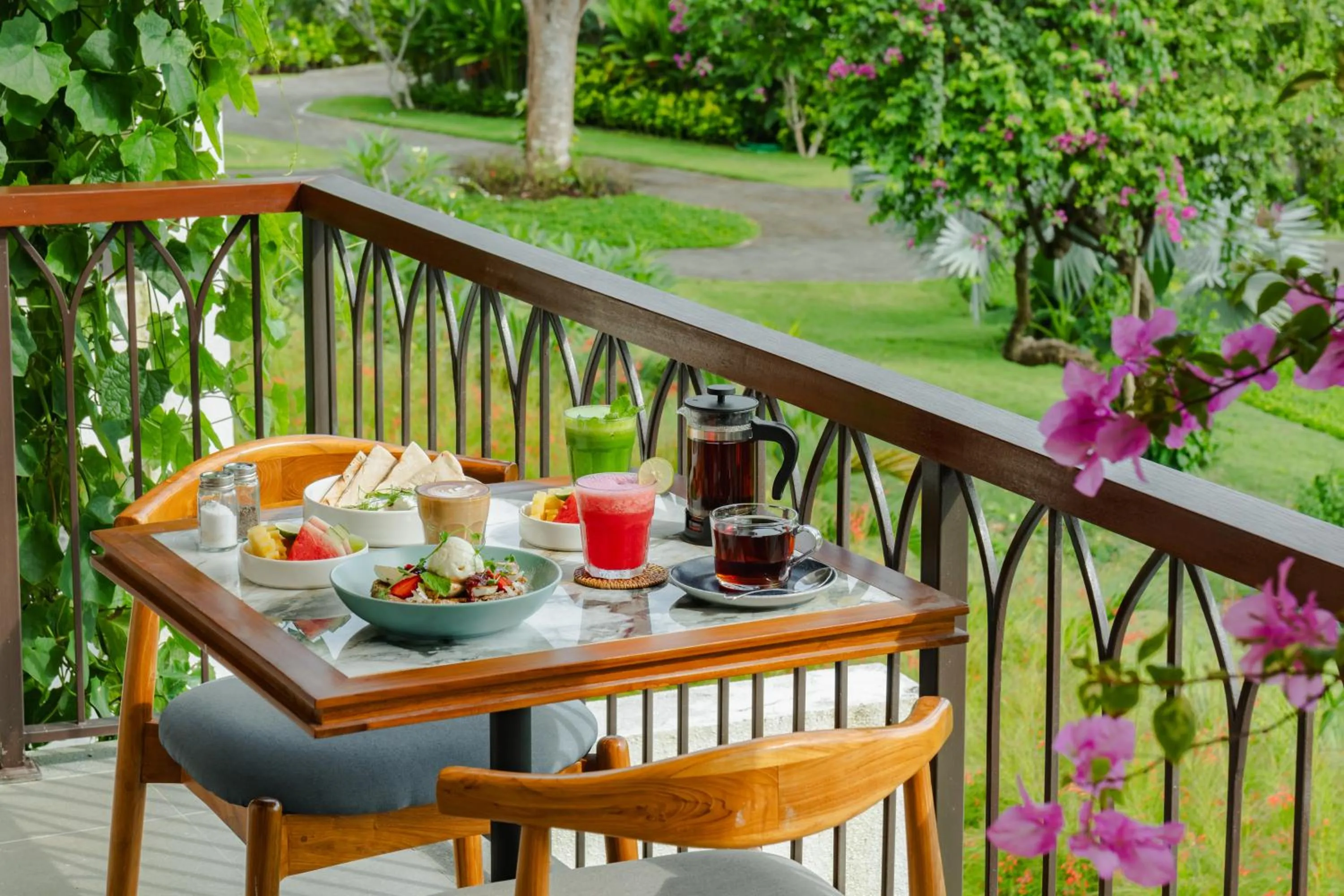 Food and drinks in Arpana Luxury Private Pool Villas