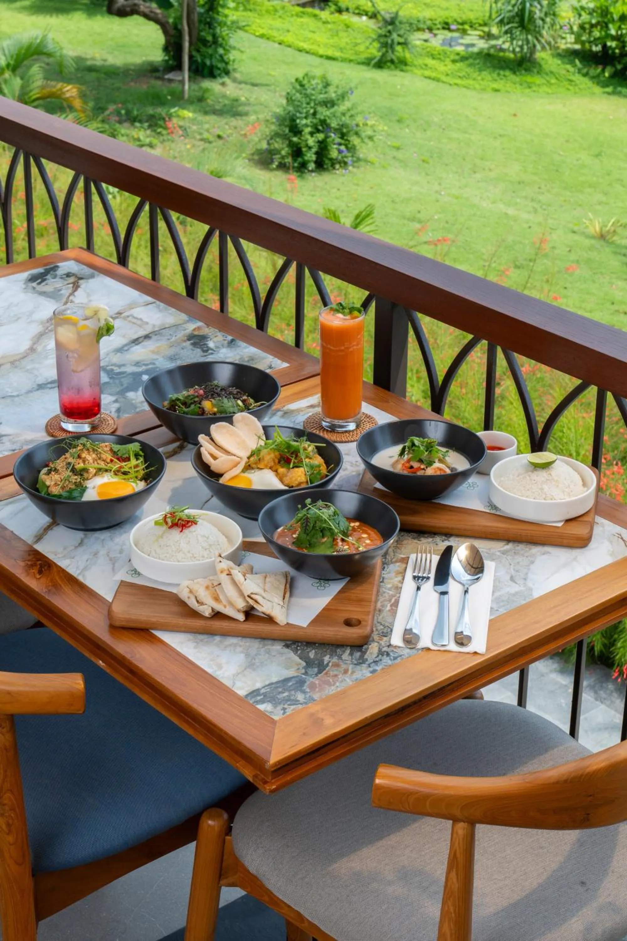 Food and drinks in Arpana Luxury Private Pool Villas