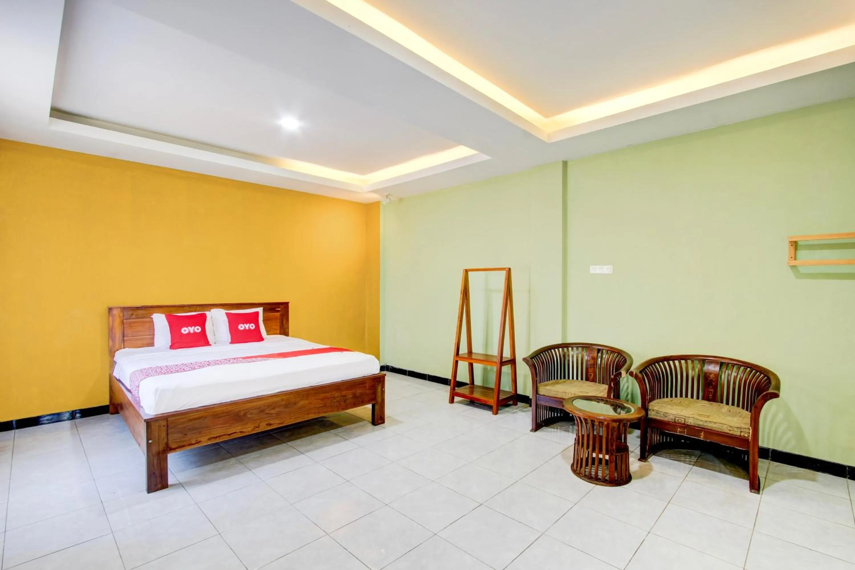 Bedroom, Bed in Hotel O Penginapan Viki Syariah