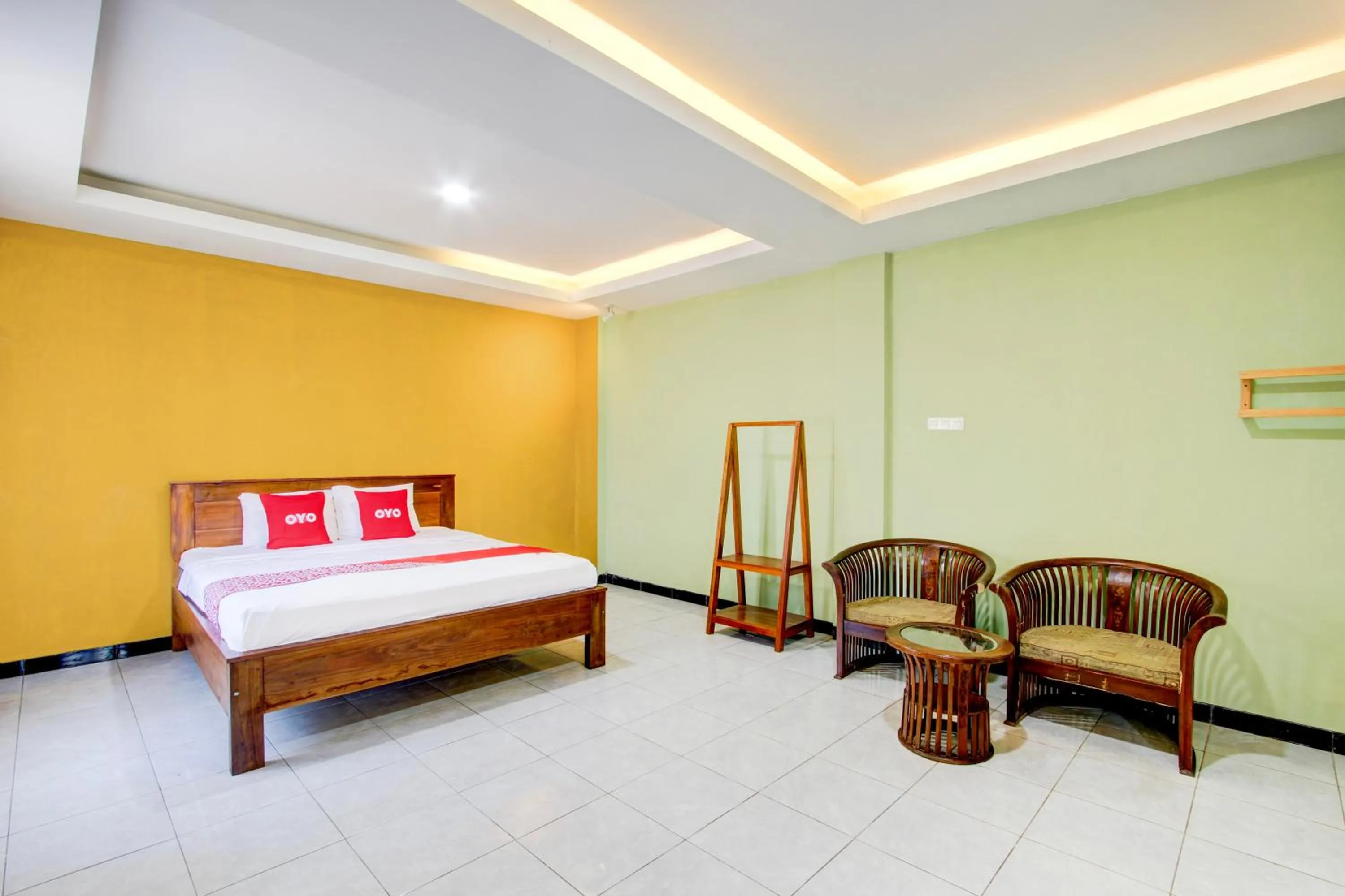 Bedroom, Bed in Hotel O Penginapan Viki Syariah