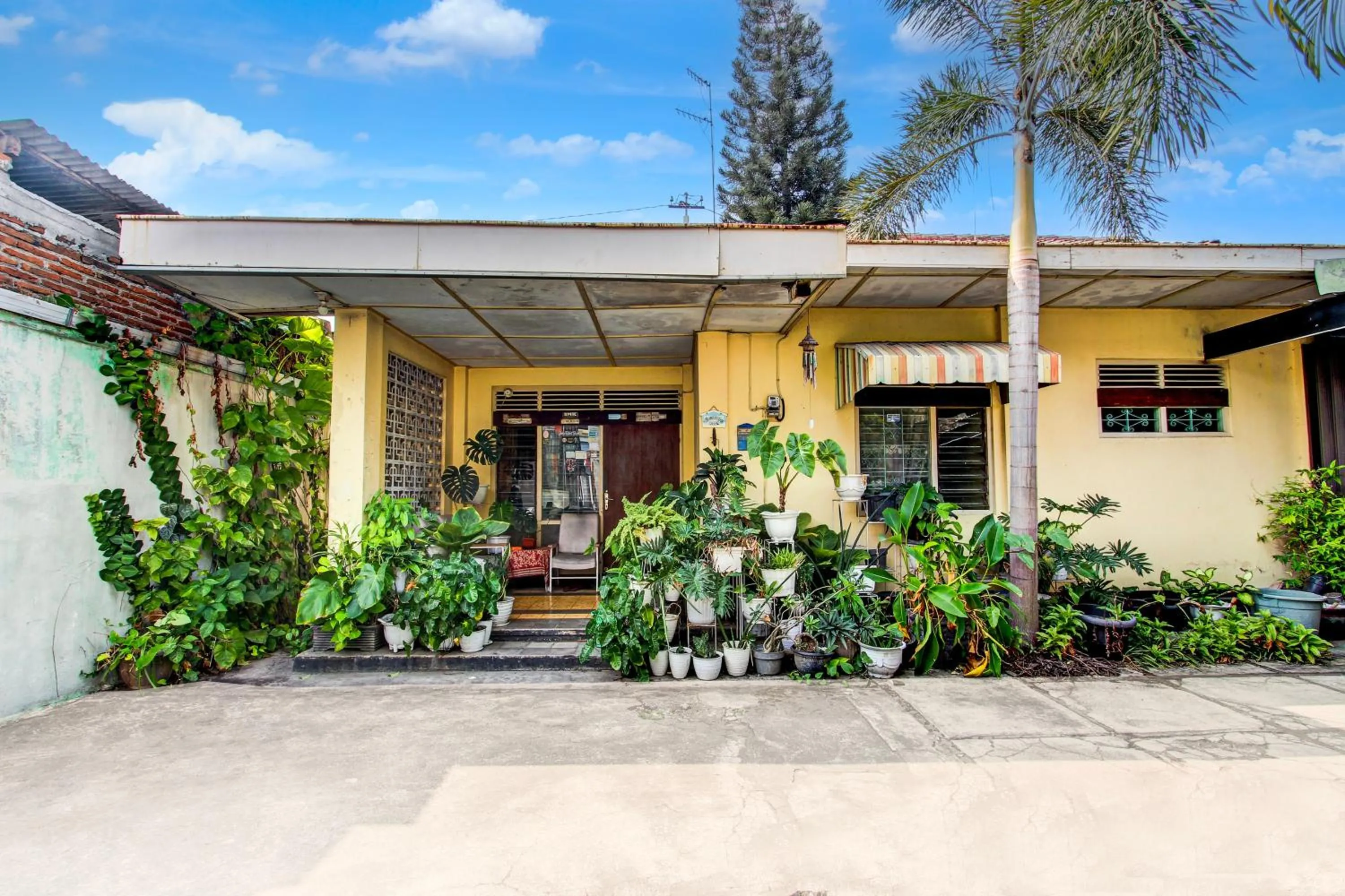 Facade/entrance in Hotel O Homestay Arva