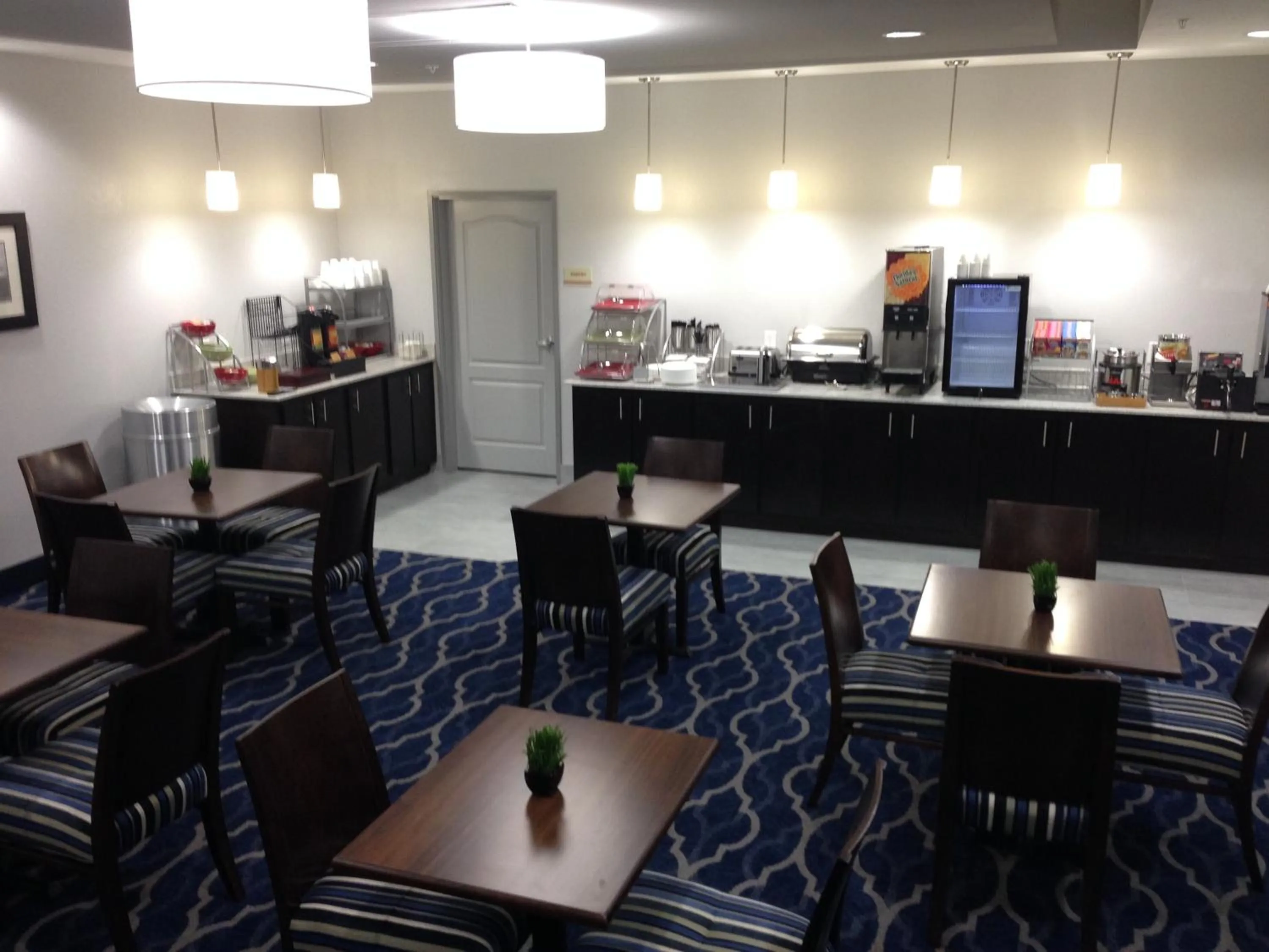 Restaurant/places to eat in Hawthorn Extended Stay by Wyndham Midland