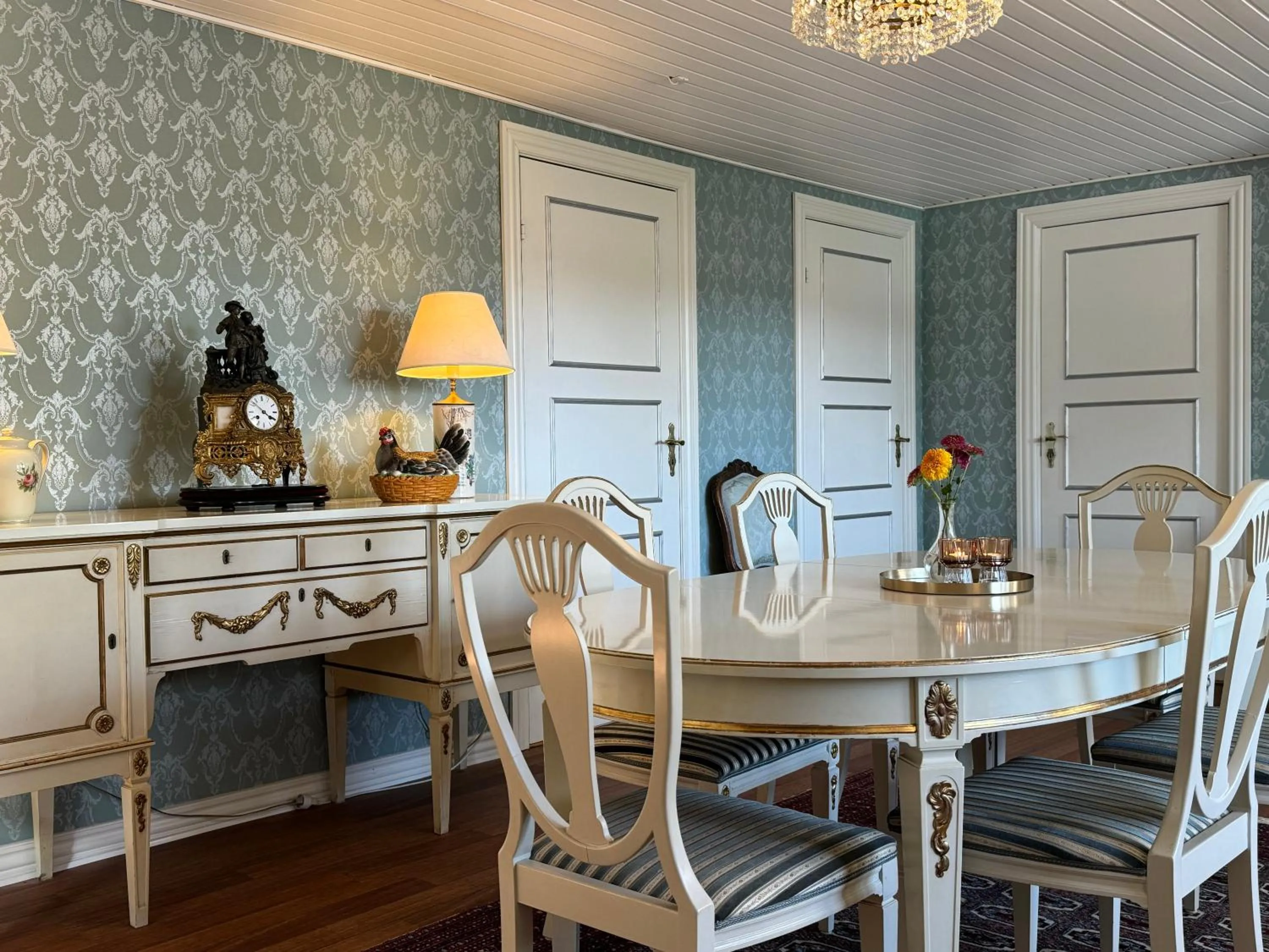 Communal lounge/ TV room in Rold Gl Kro