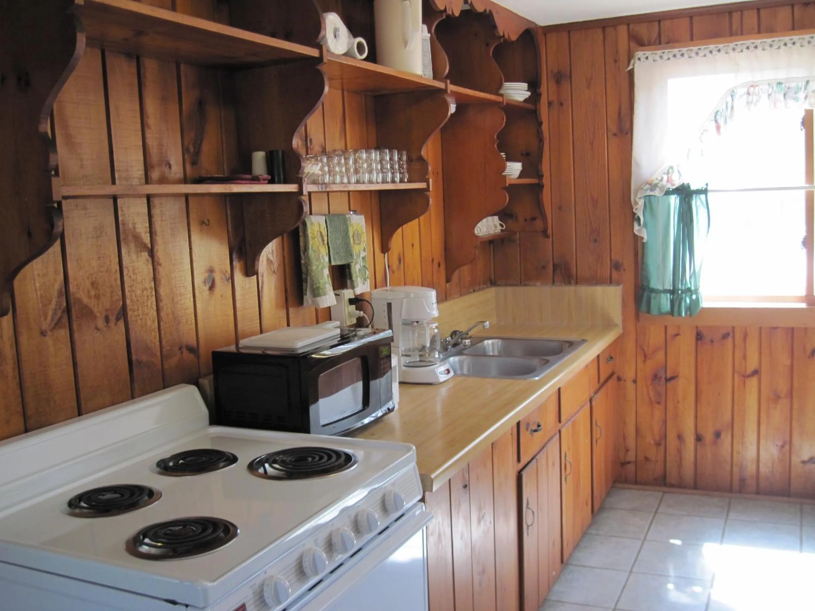 Kitchen or kitchenette in Holiday Acres Resort