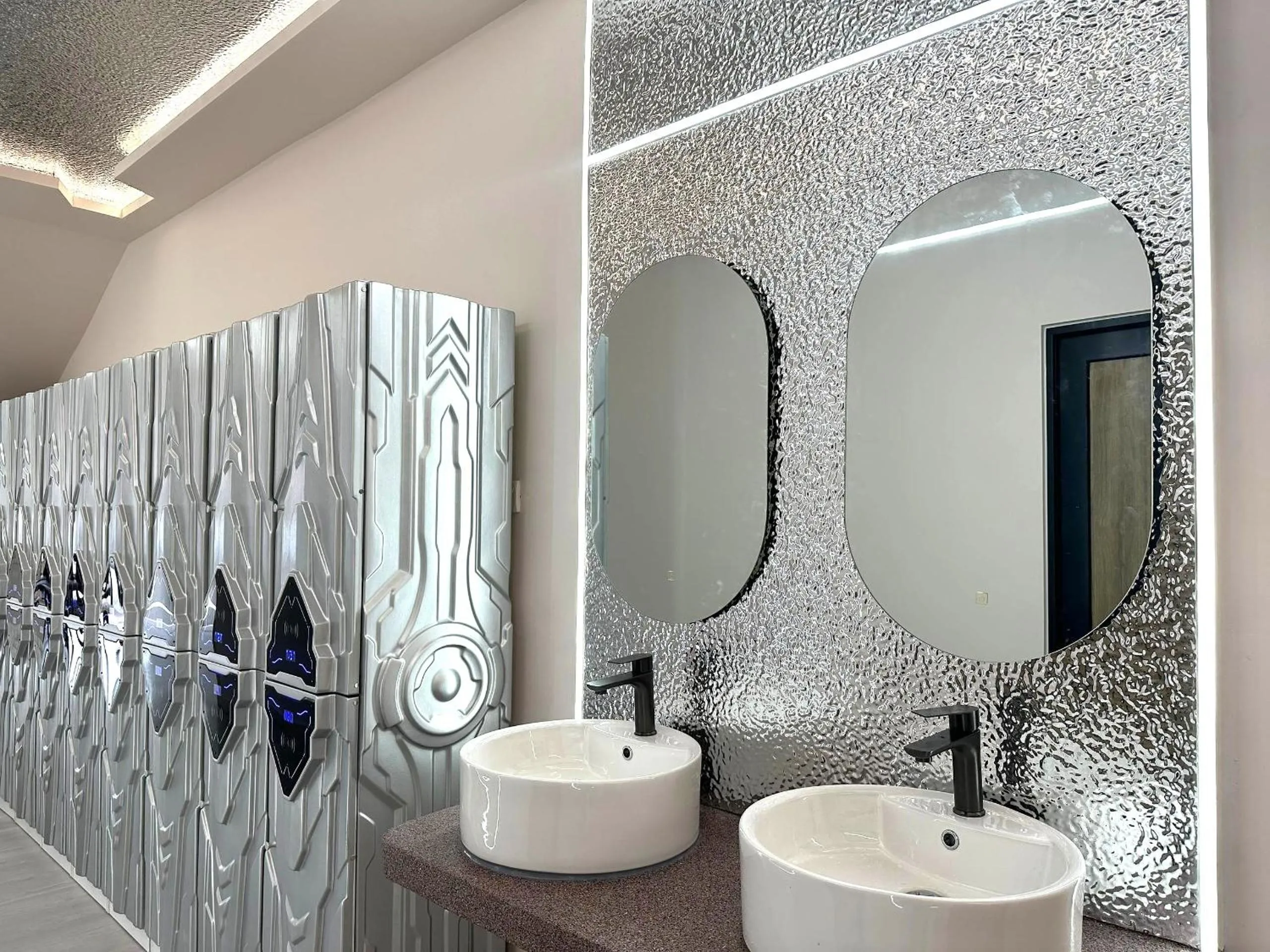 locker in U Capsule Hotel Kulai