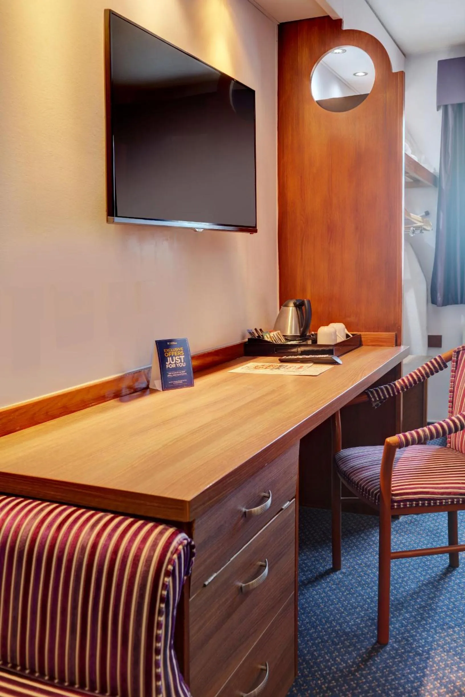 TV/Entertainment Center in Best Western Nottingham Derby