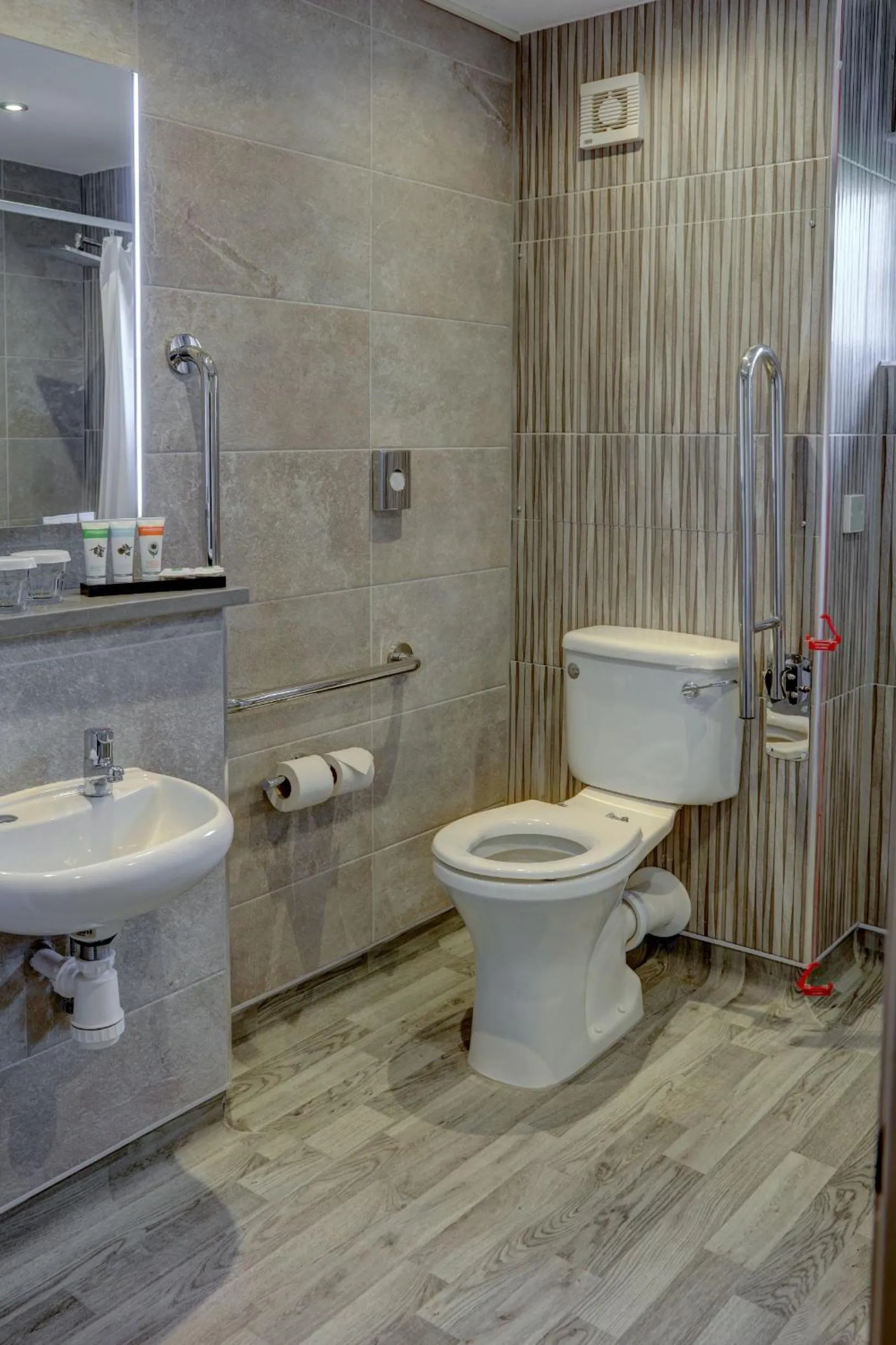 Bathroom in Best Western Nottingham Derby