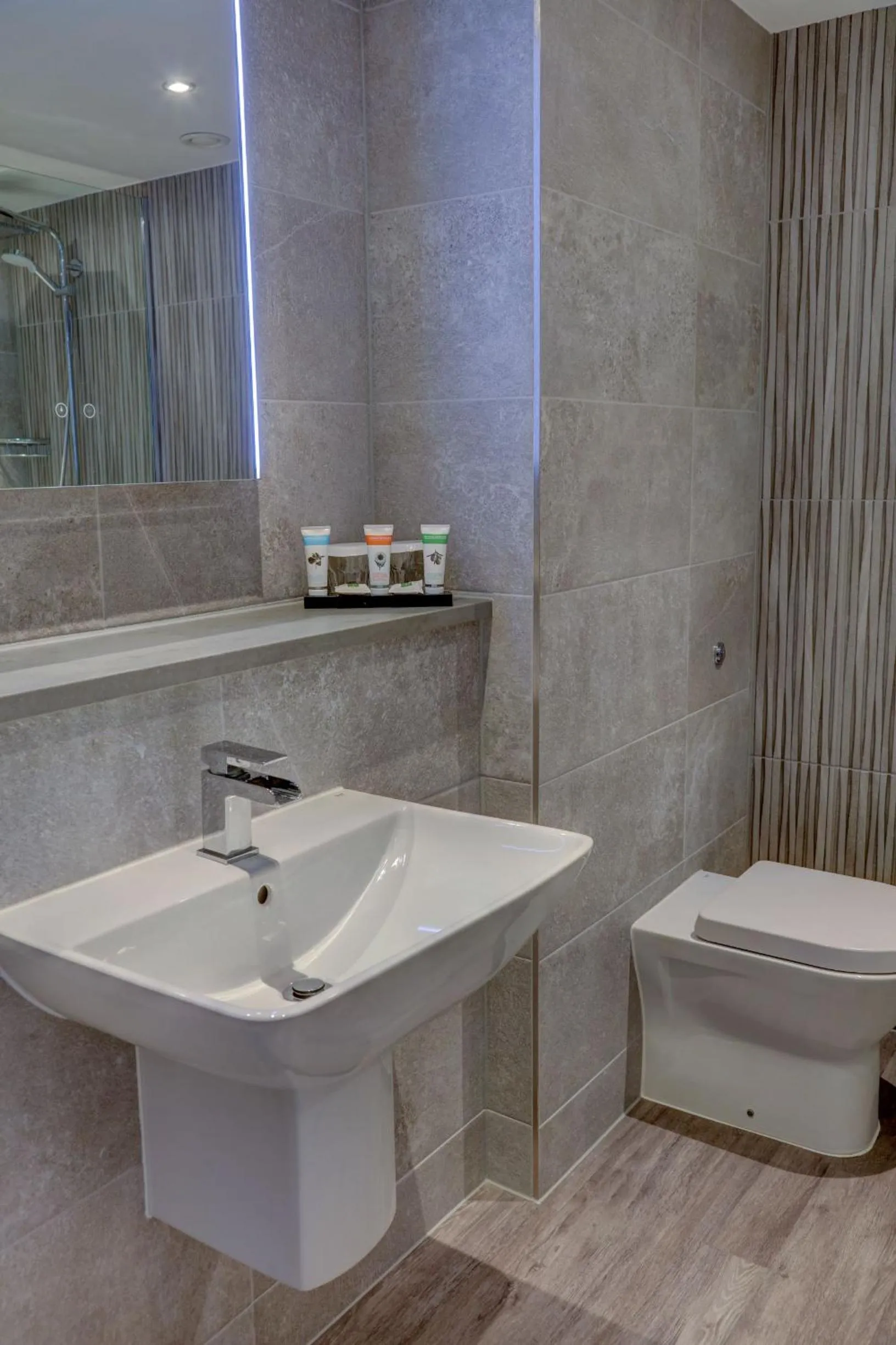 Bathroom in Best Western Nottingham Derby