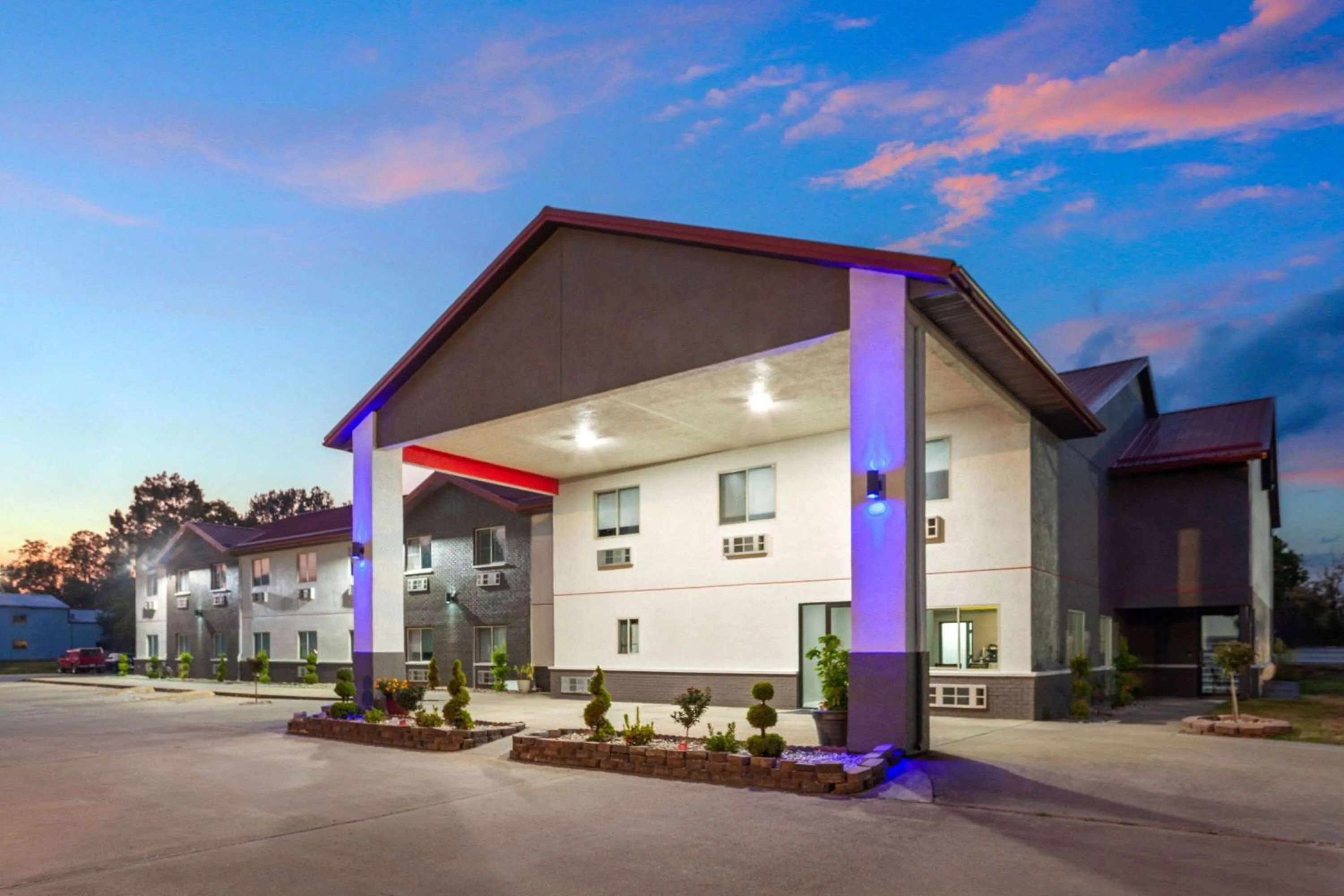 Property building in Super 8 by Wyndham Olney