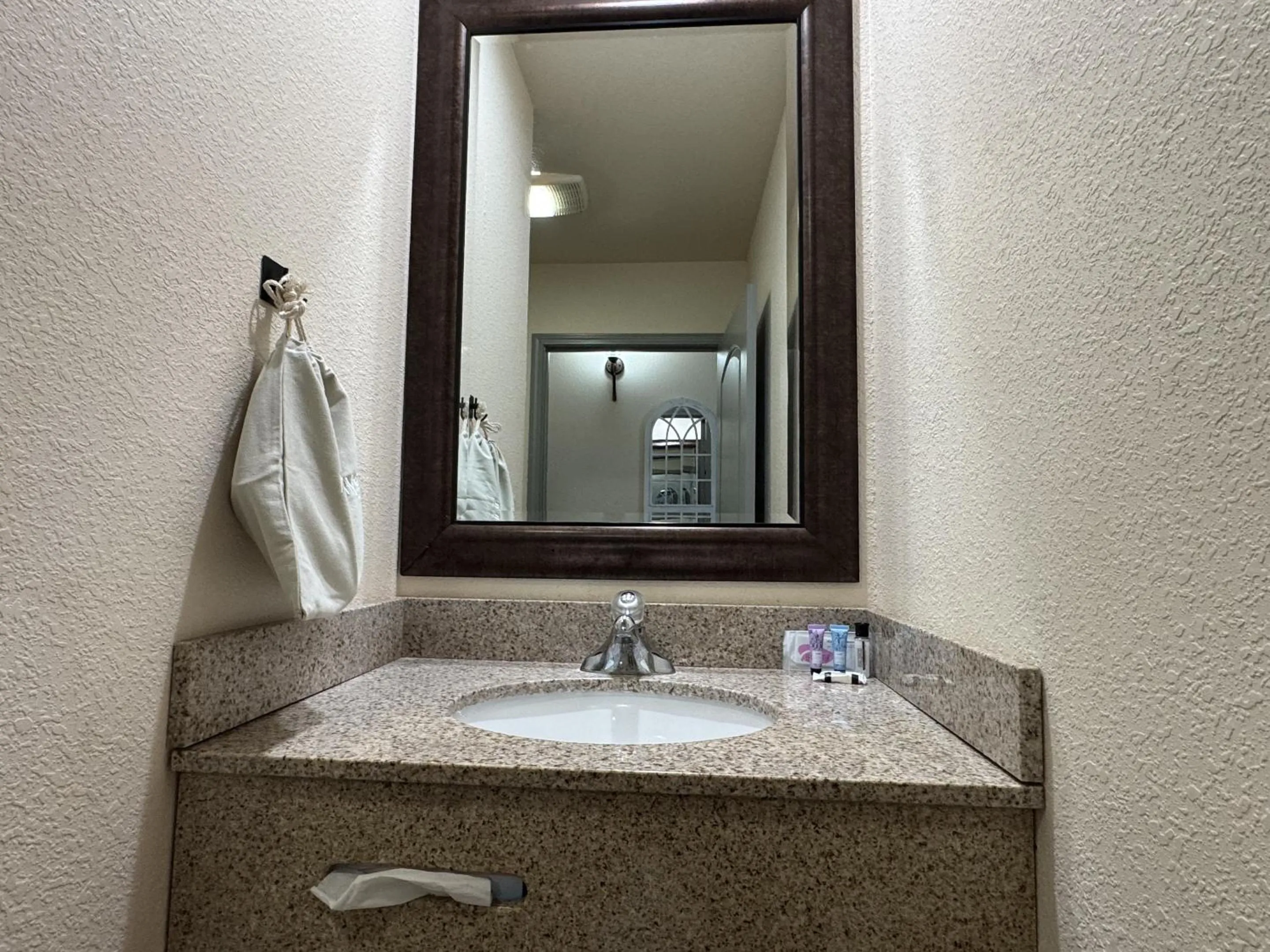 Bedroom in Price Pointe Inn