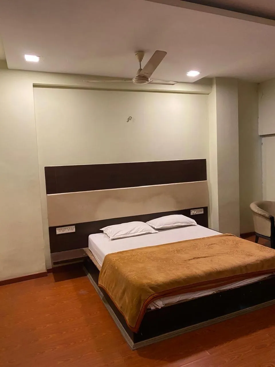 Bed in Hotel Skylark