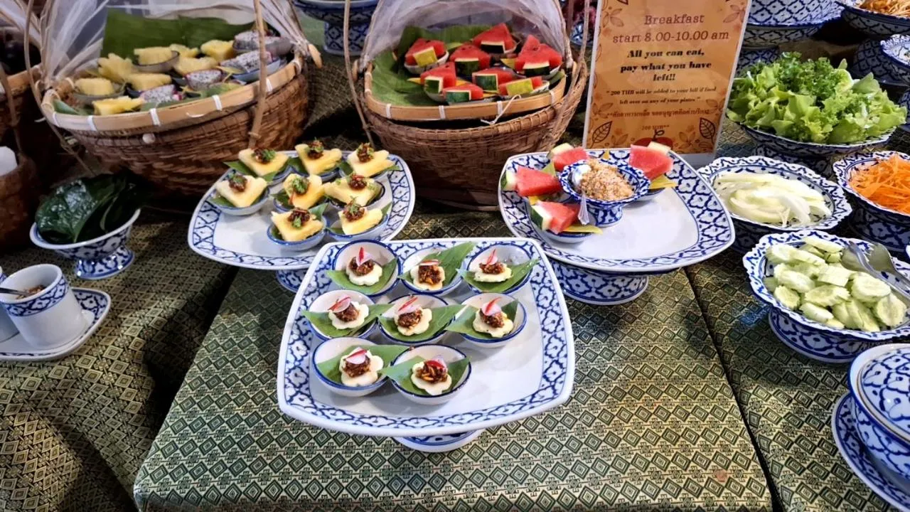 Baanrak amphawa homestay