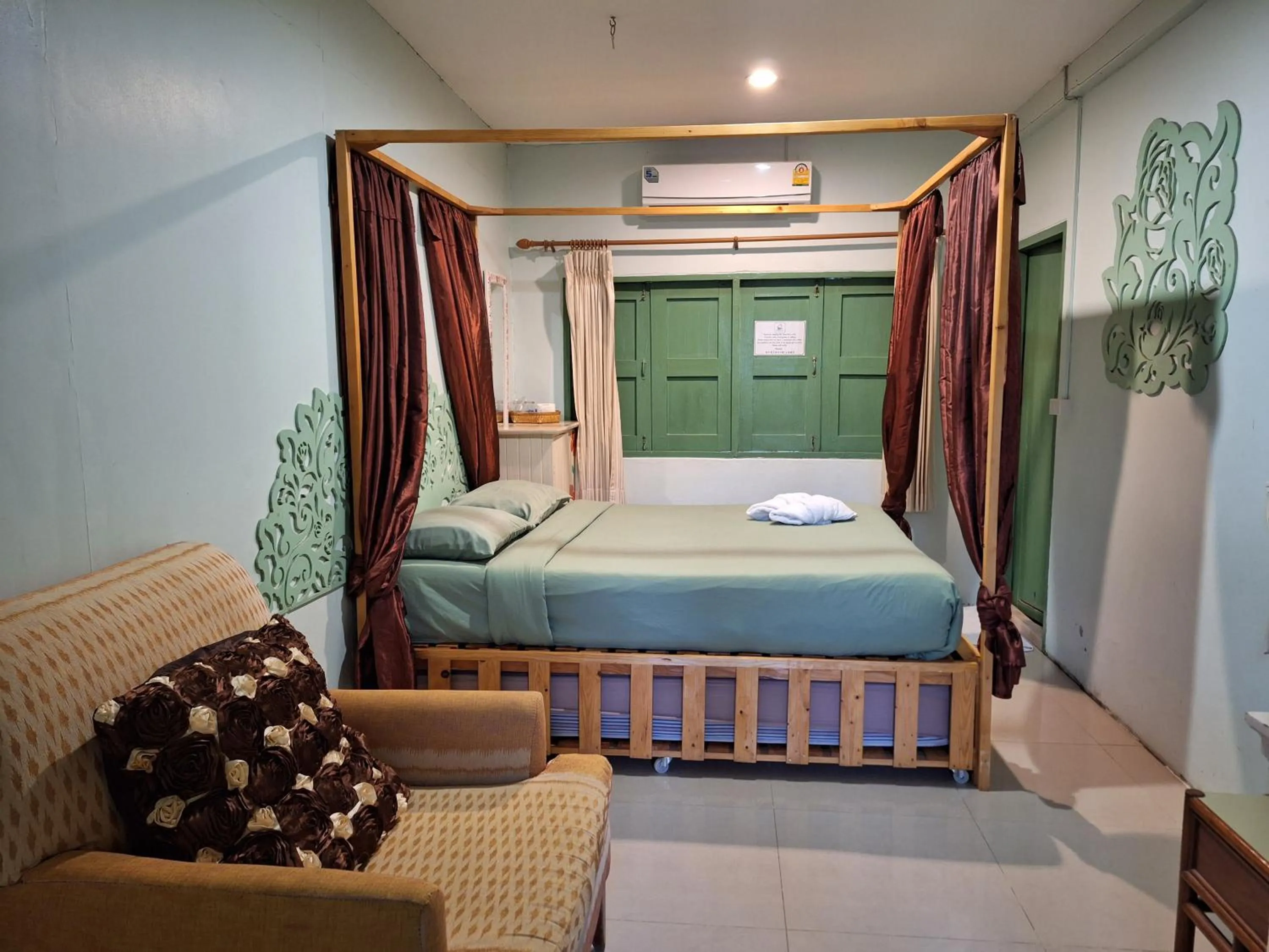 Bed in Baanrak amphawa homestay