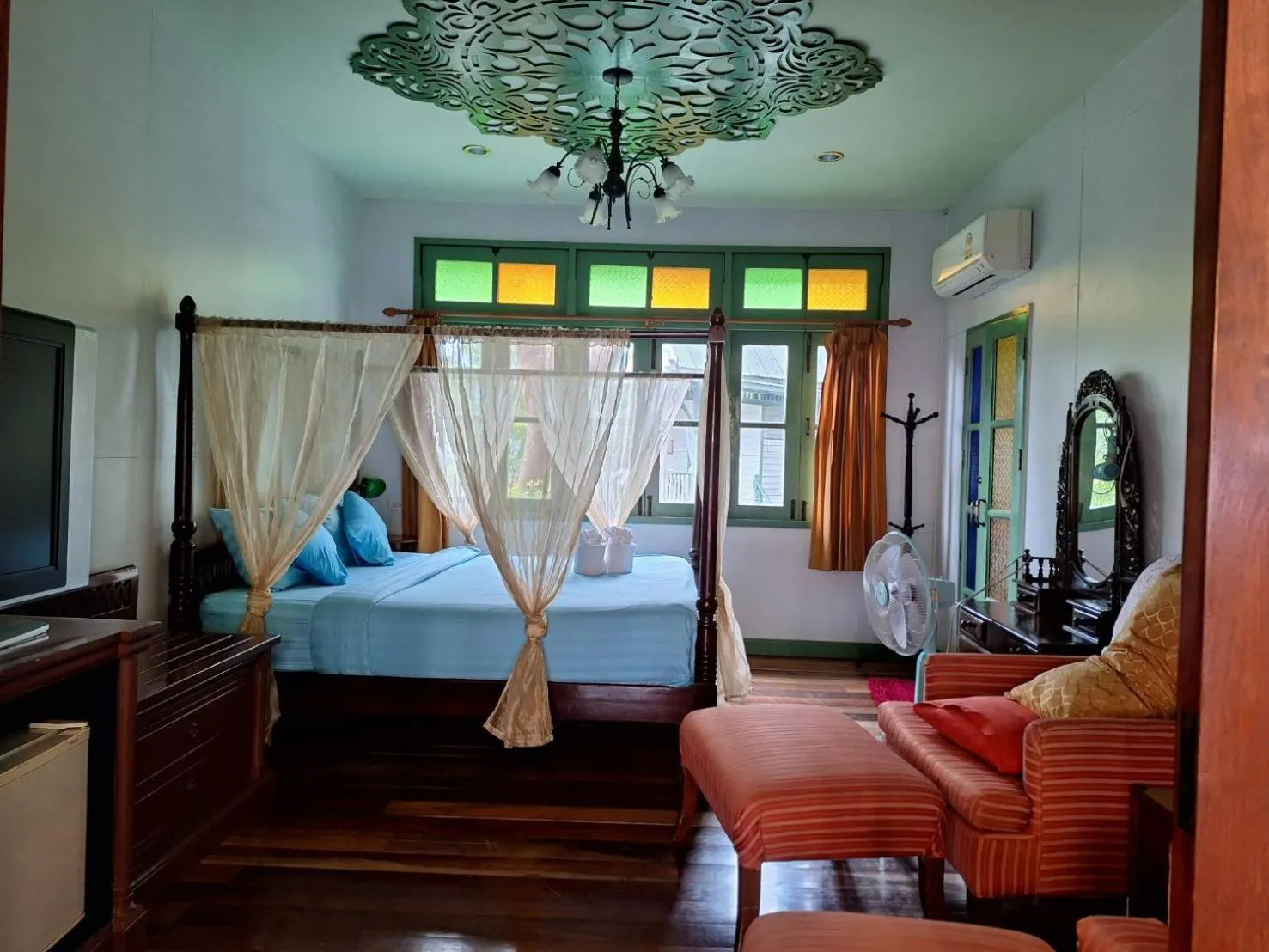 Bed in Baanrak amphawa homestay