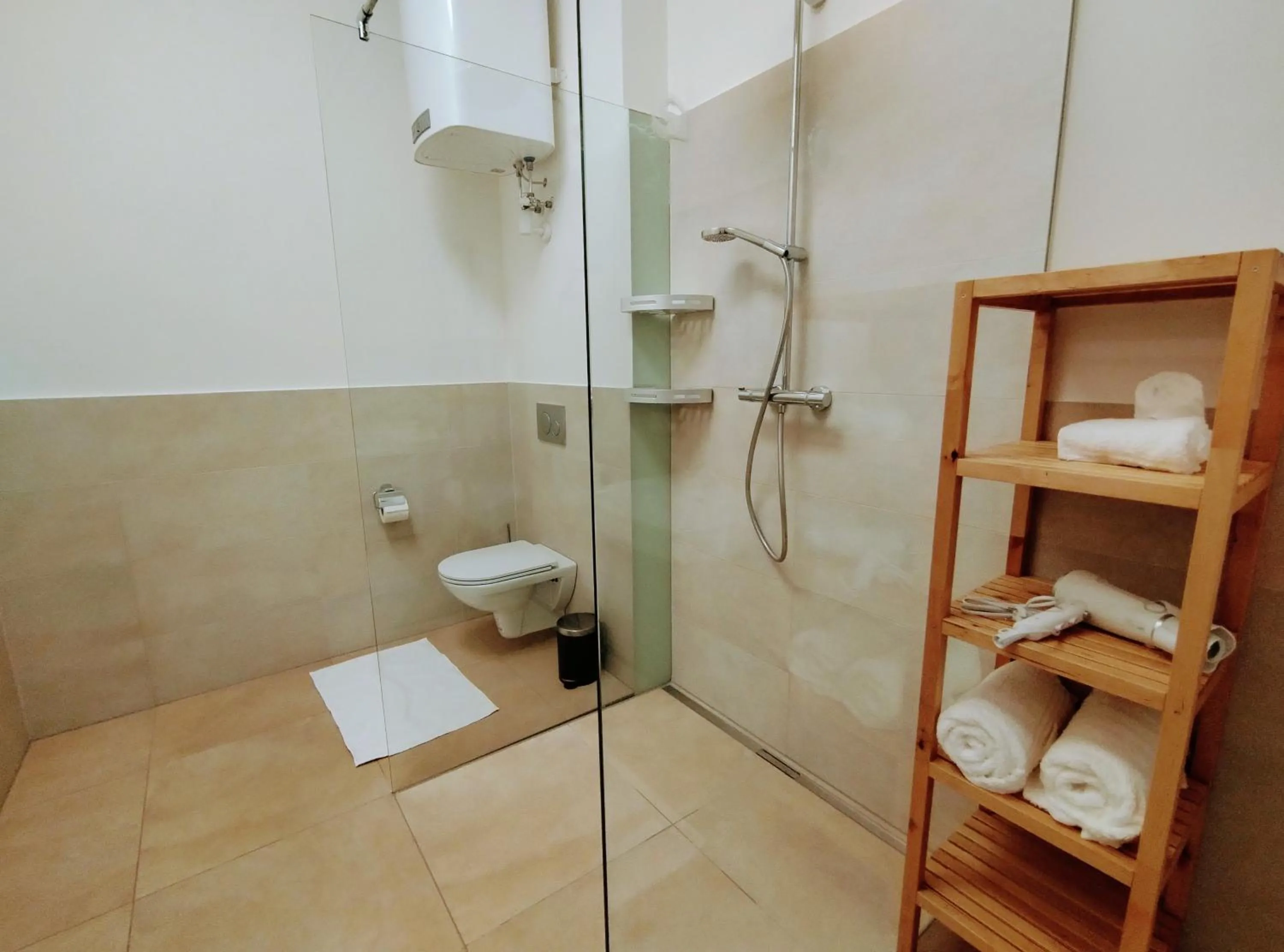 Shower in Villa Jahn