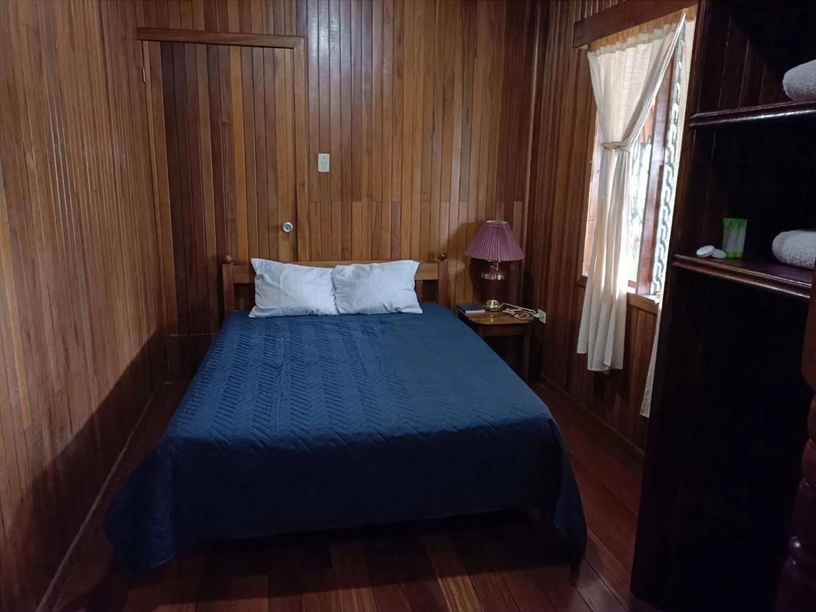 Family Room with Private Bathroom in Hotel Bell Bird