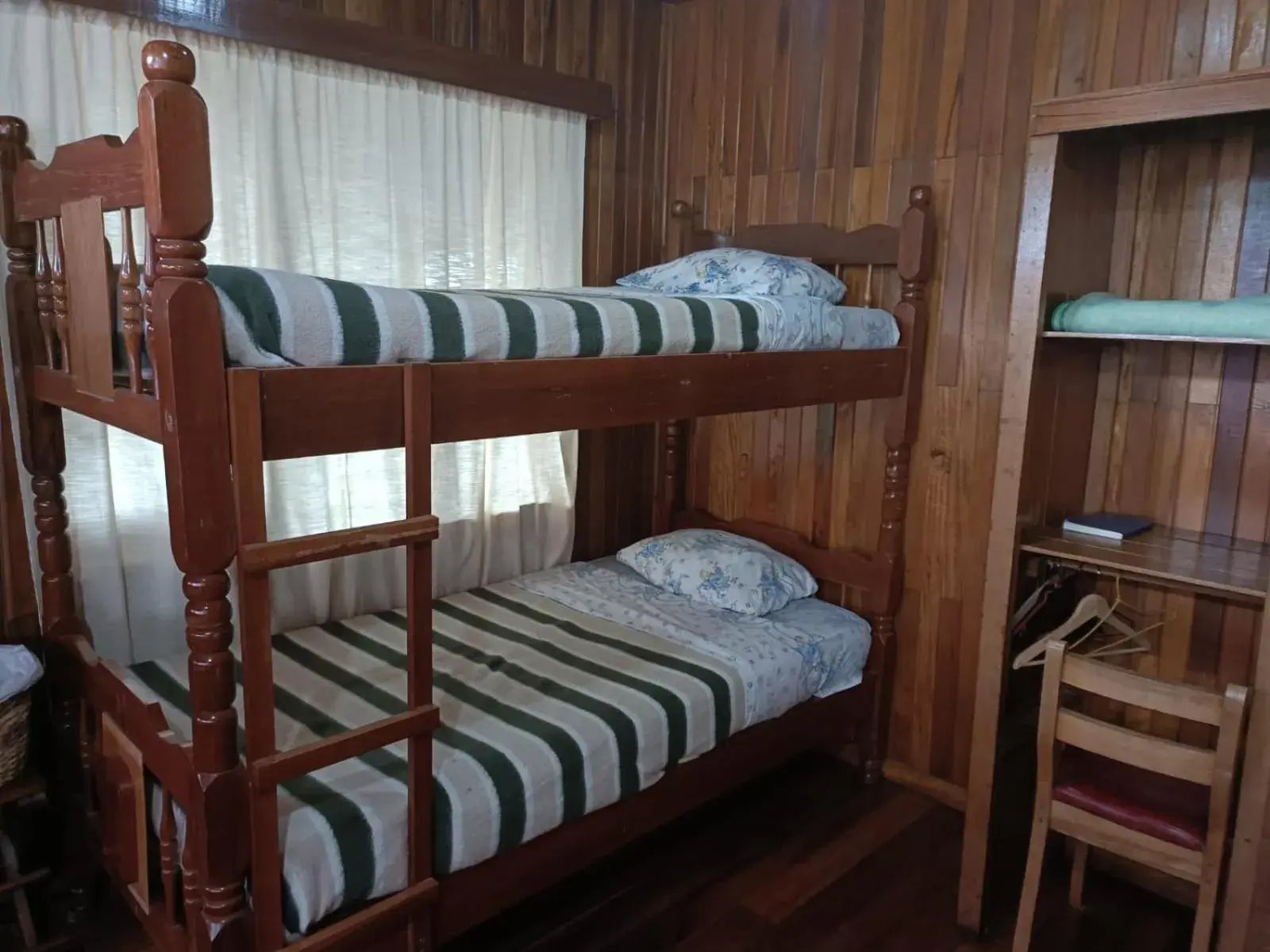 Family Room with Shared Bathroom in Hotel Bell Bird Family Room with Shared Bathroom in Hotel Bell Bird
