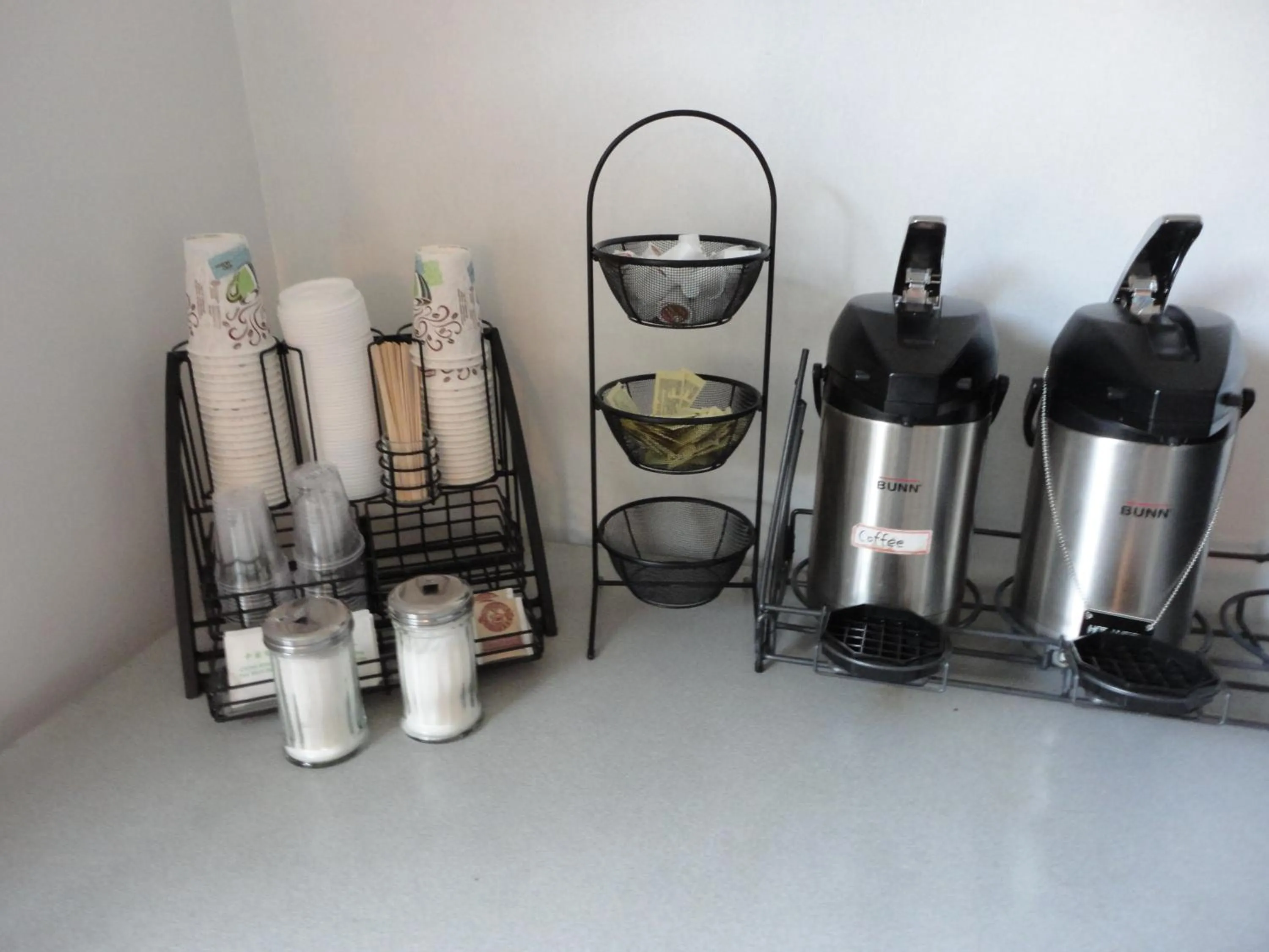 Coffee/tea facilities in South Hill Motor Inn