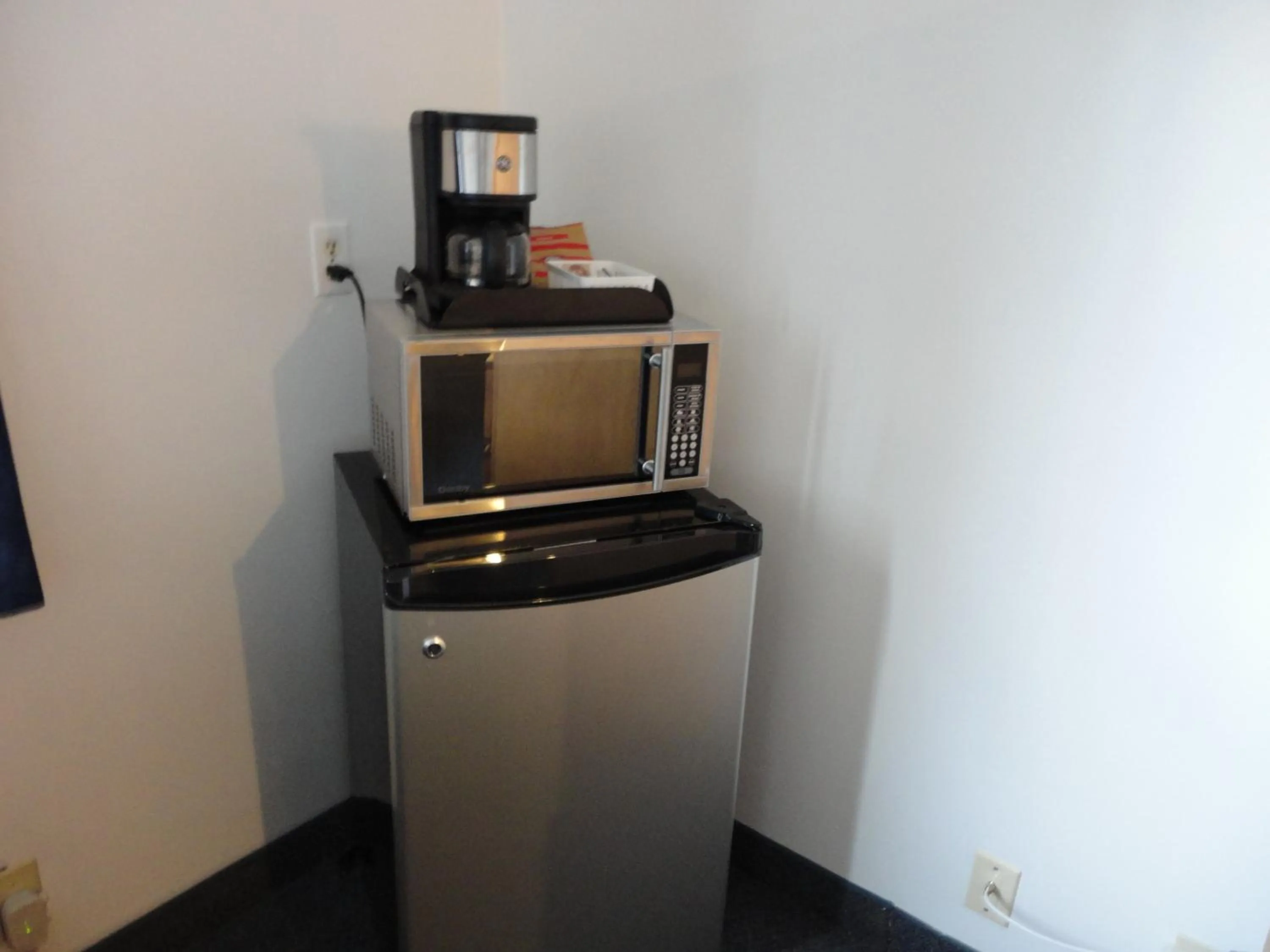 Coffee/tea facilities in South Hill Motor Inn