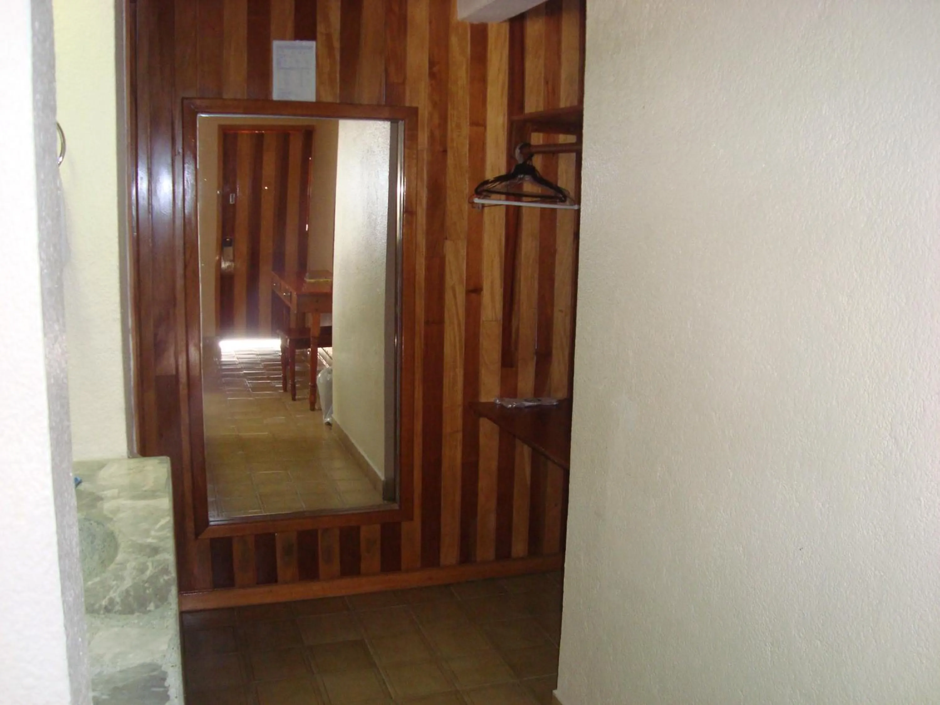 wardrobe in Hotel Lacantum