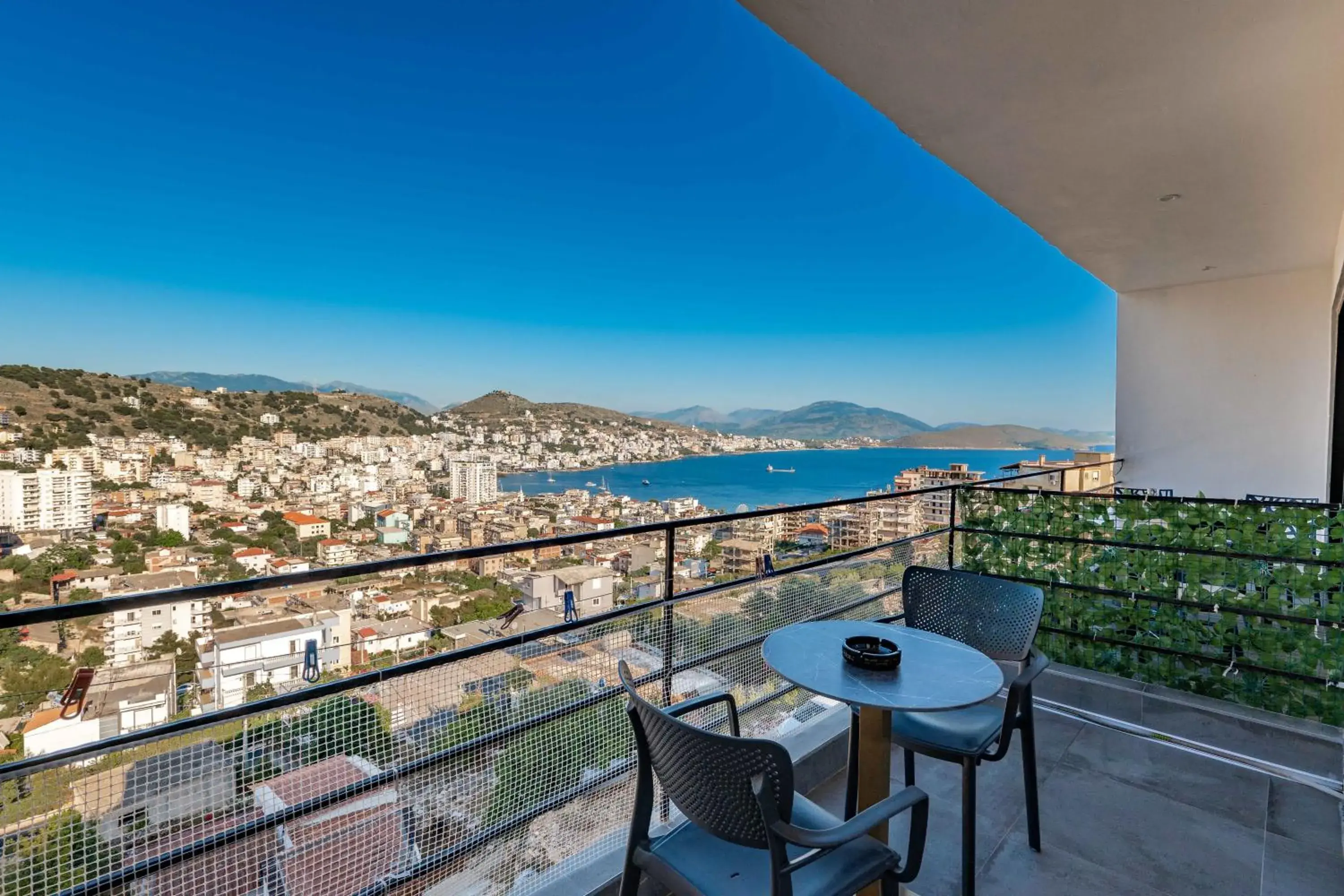 One-Bedroom Apartment with Sea View and Balcony in Horizon Hill Apartments One-Bedroom Apartment with Sea View and Balcony in Horizon Hill Apartments