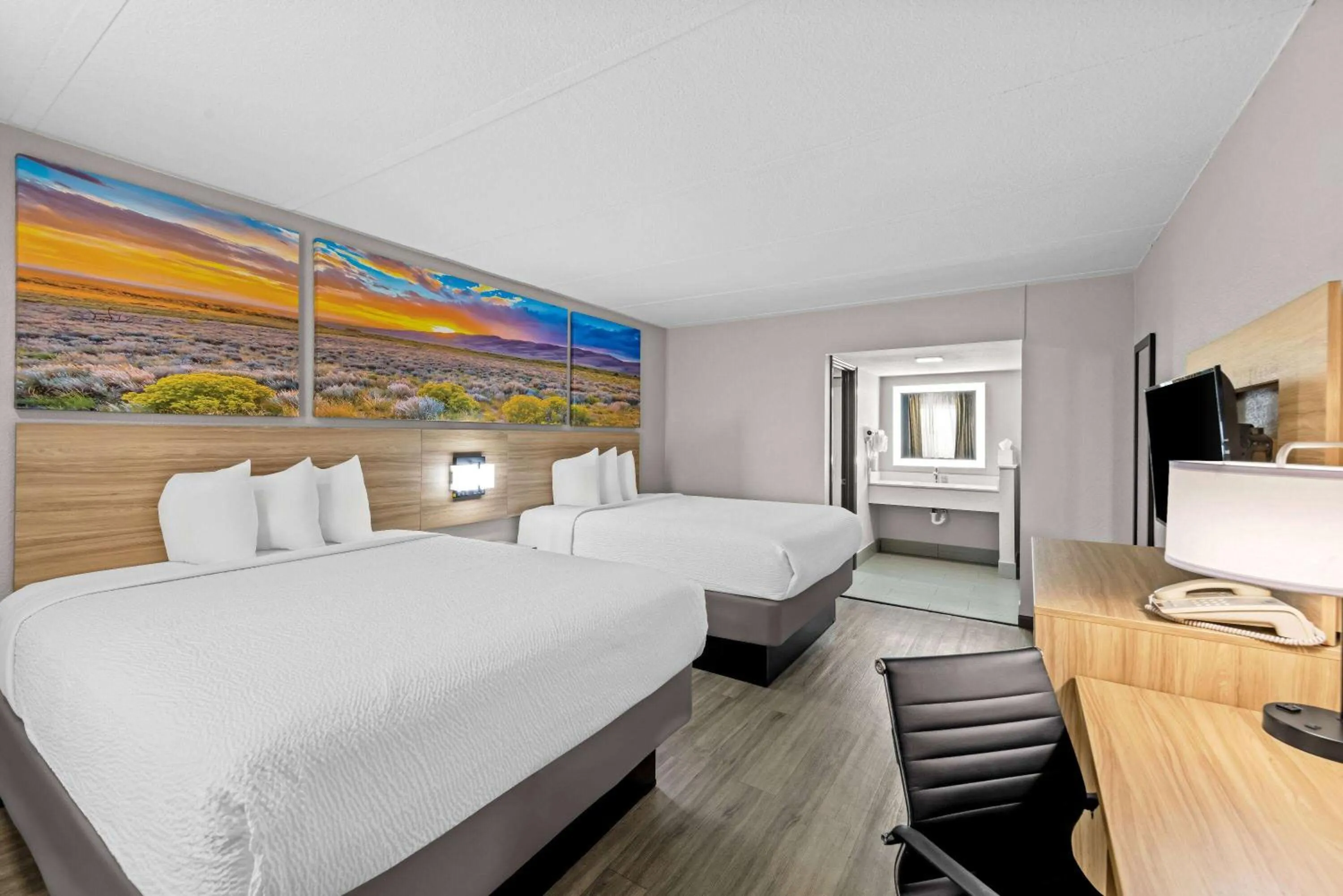 Bed in Days Inn by Wyndham Gainesville